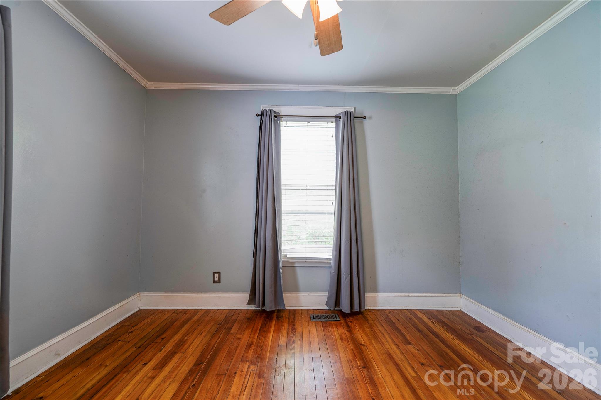 811 Kings Road — Shelby