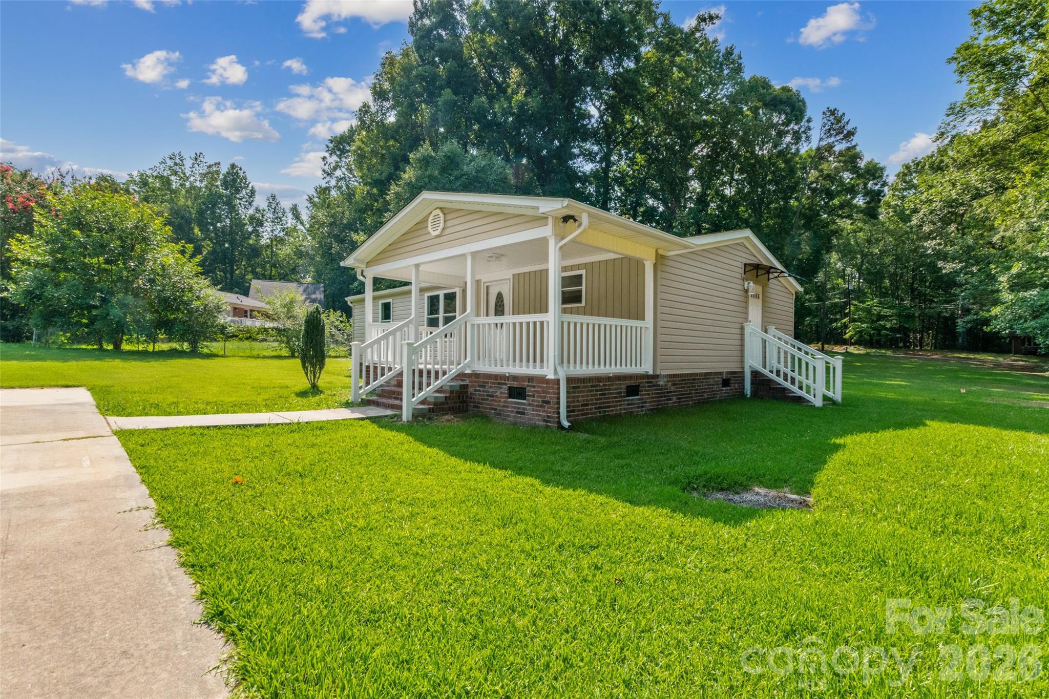 1882 Williams Circle — Lancaster