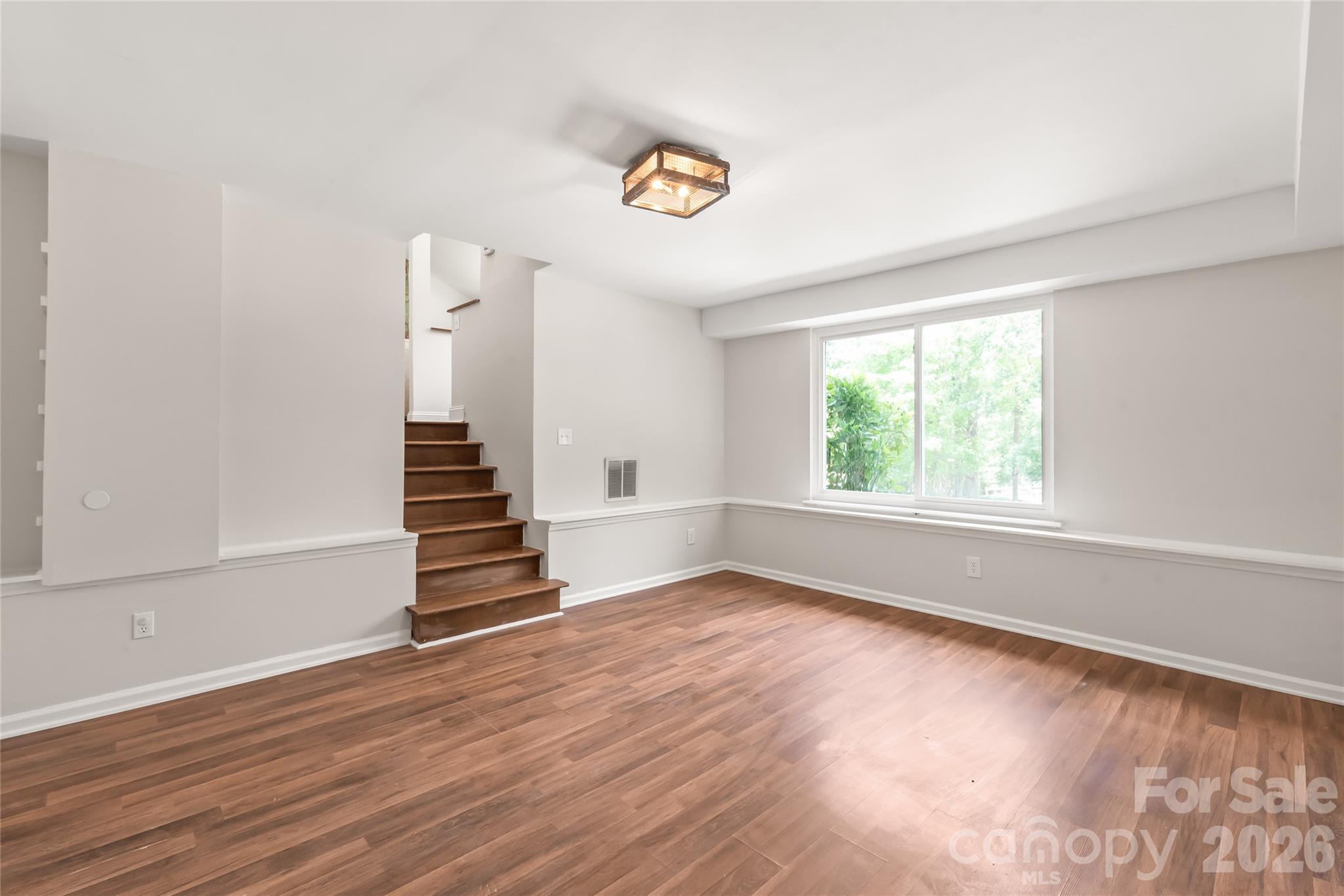 10129 Eagle Court — Charlotte