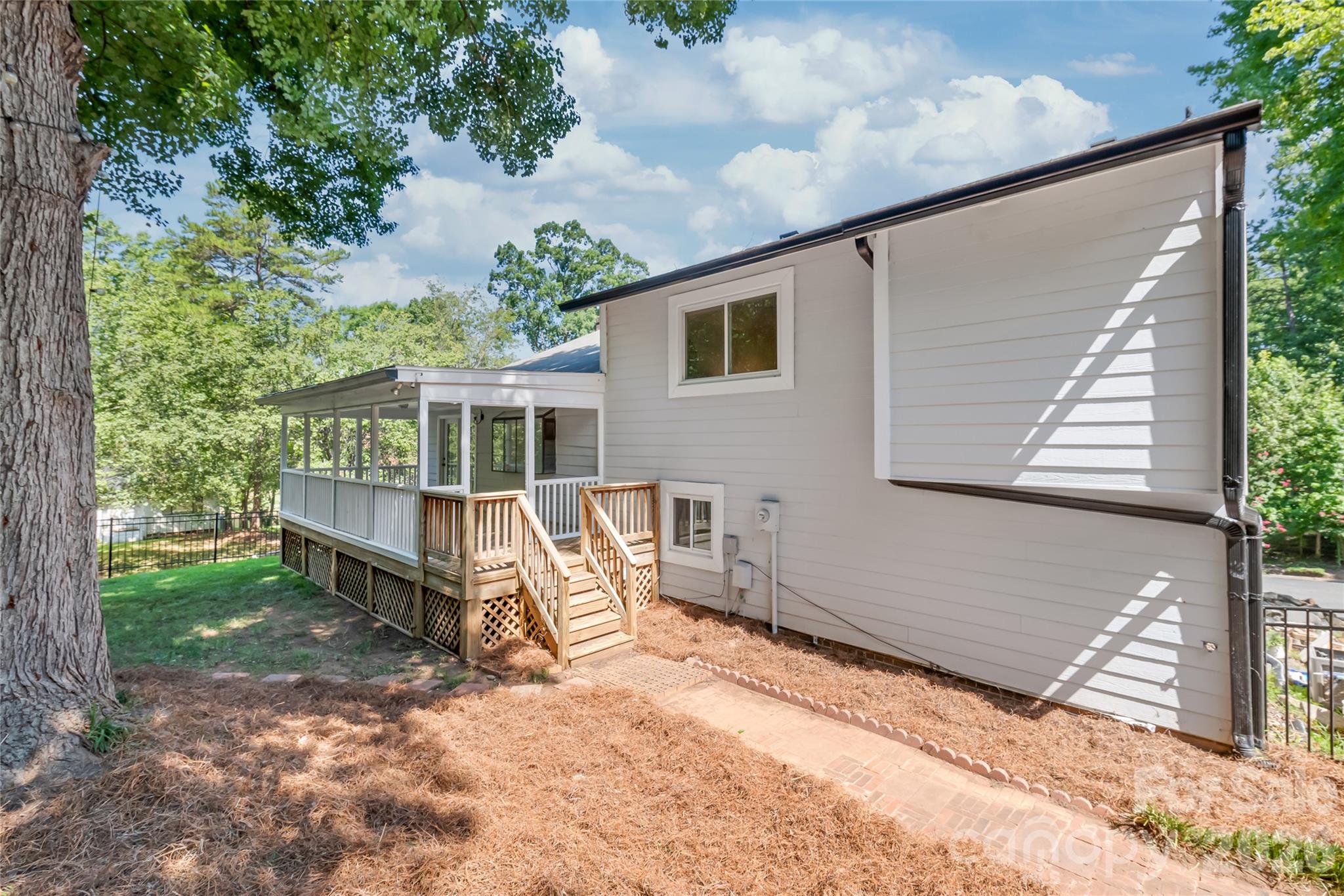 10129 Eagle Court — Charlotte