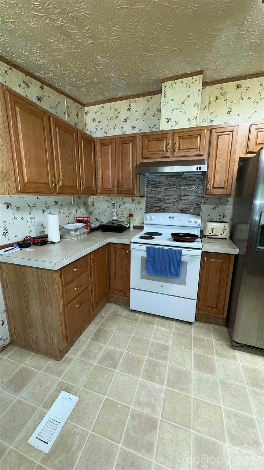 294 E Lester Lane — Hendersonville