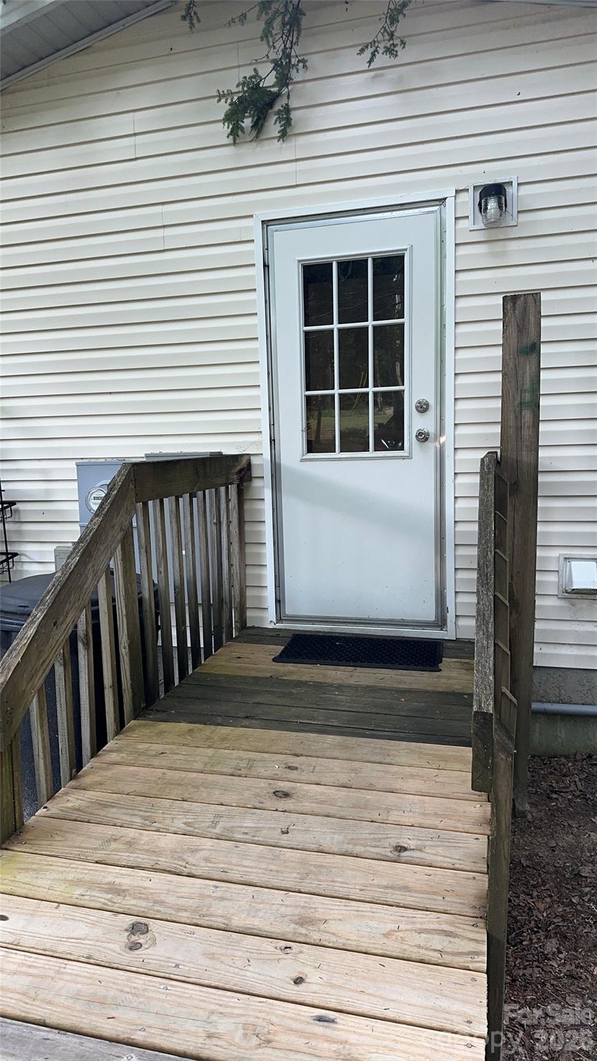 294 E Lester Lane — Hendersonville
