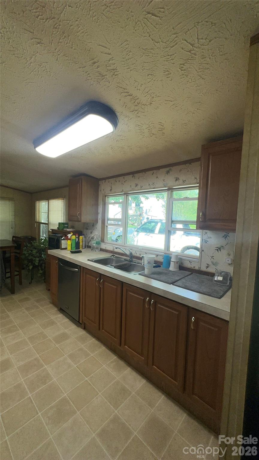 294 E Lester Lane — Hendersonville