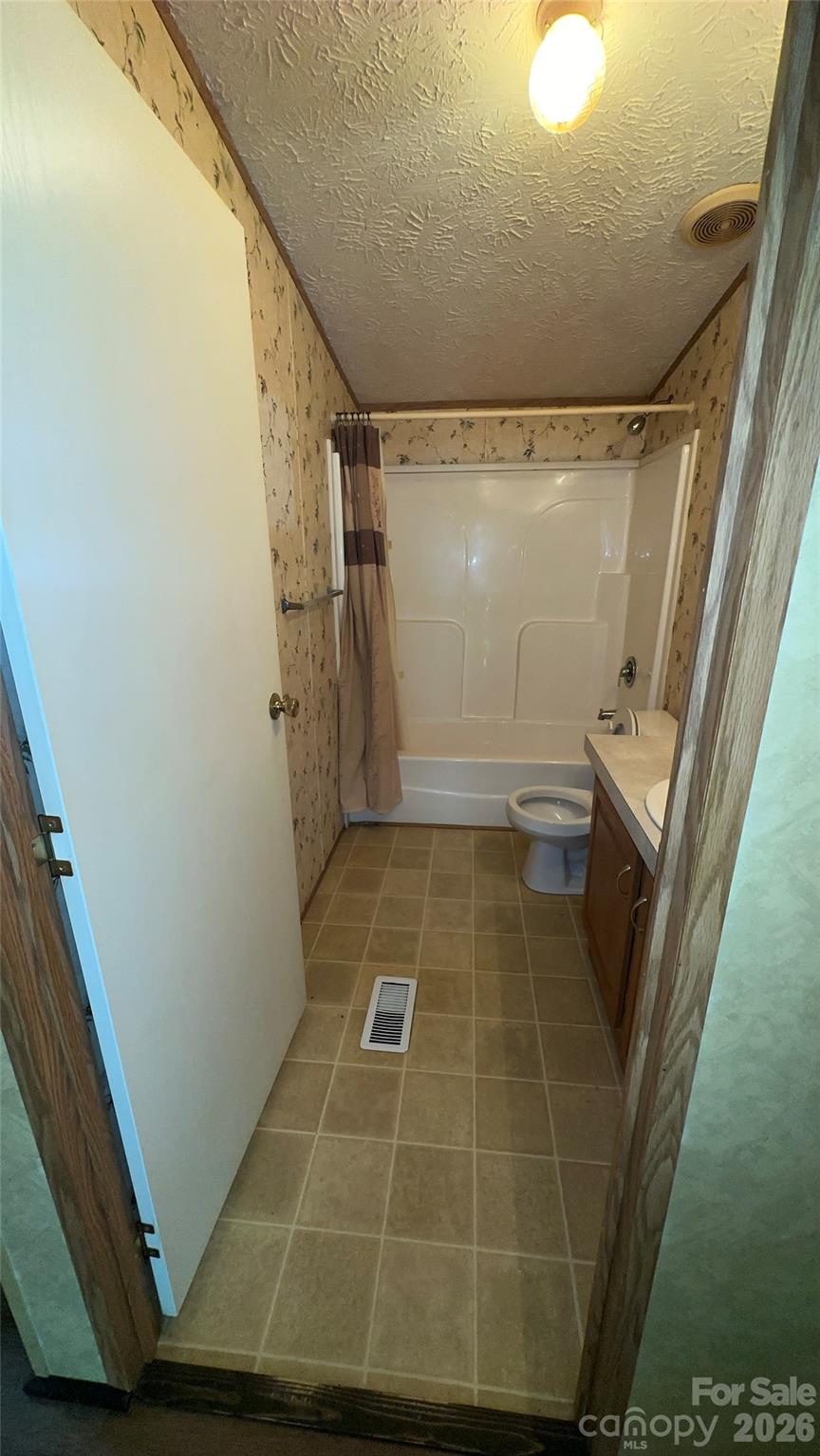 294 E Lester Lane — Hendersonville