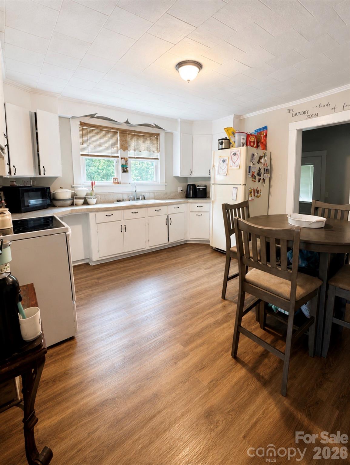 525 Shinn Circle — Norwood
