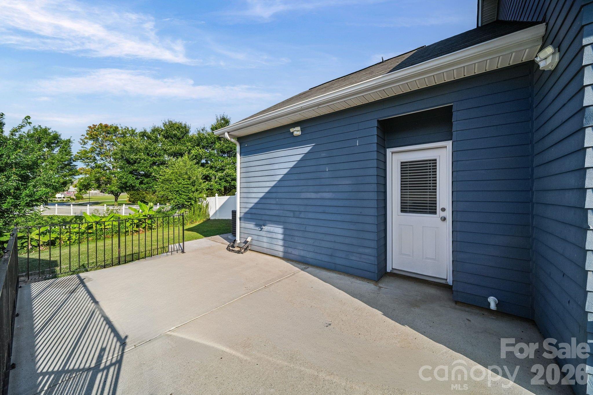 4104 Vance Road N — Huntersville