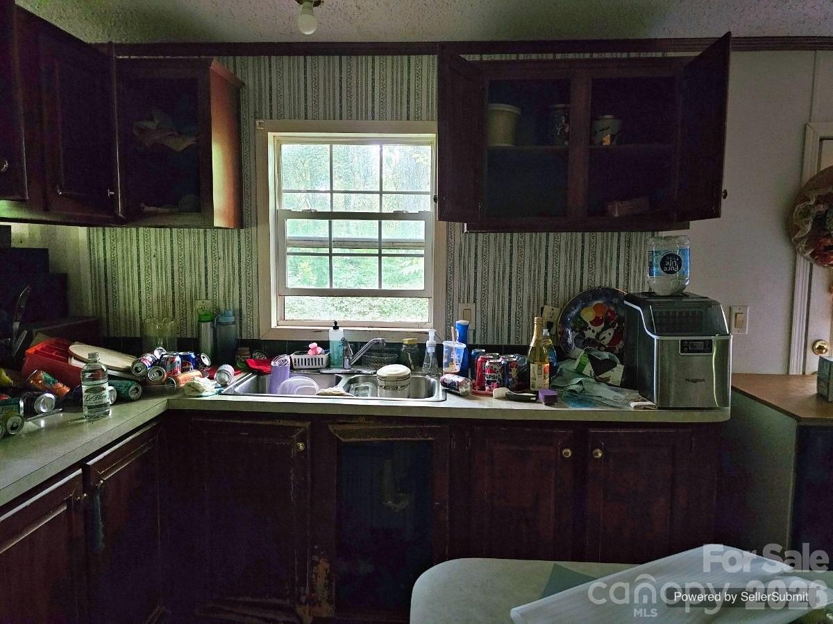 549 Caribou Road — Asheville