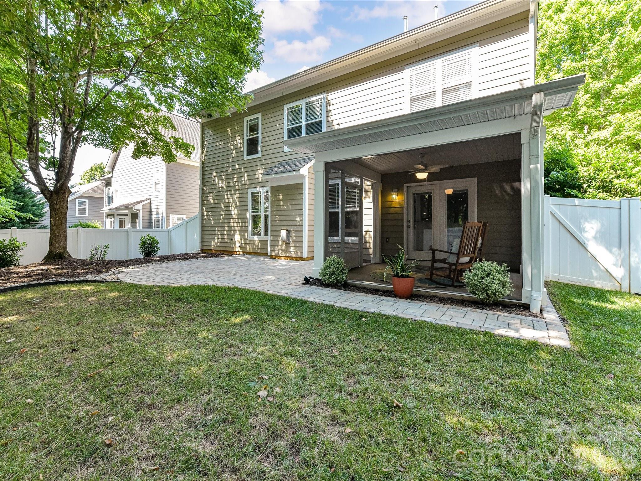 18814 Coachmans Trace — Cornelius