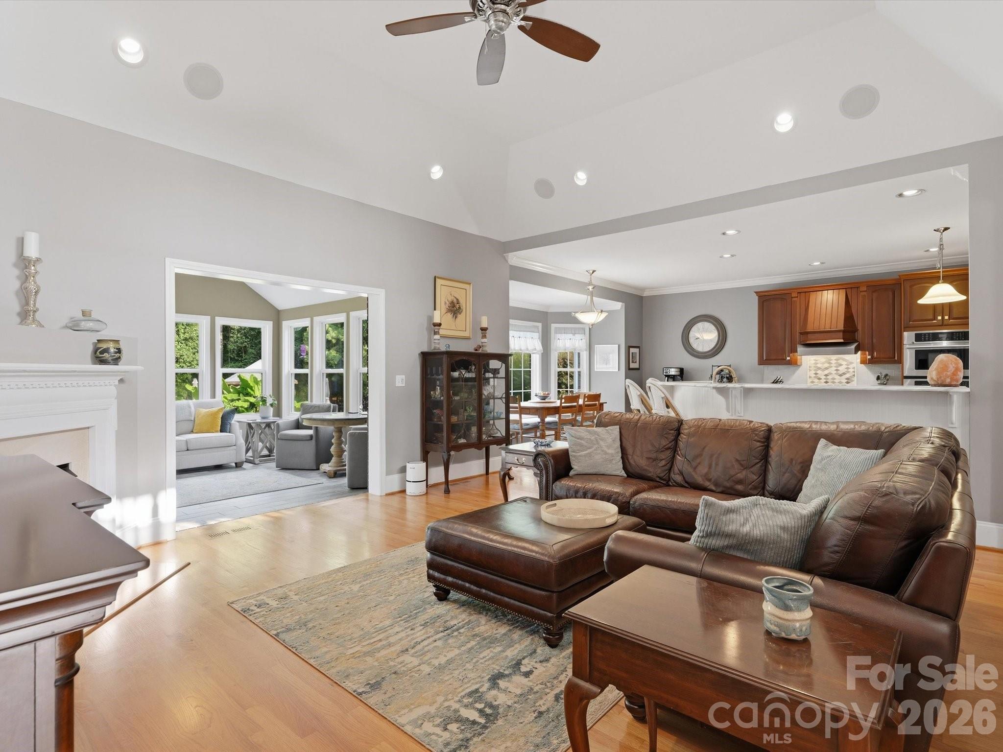 3009 Mason Court — Clover