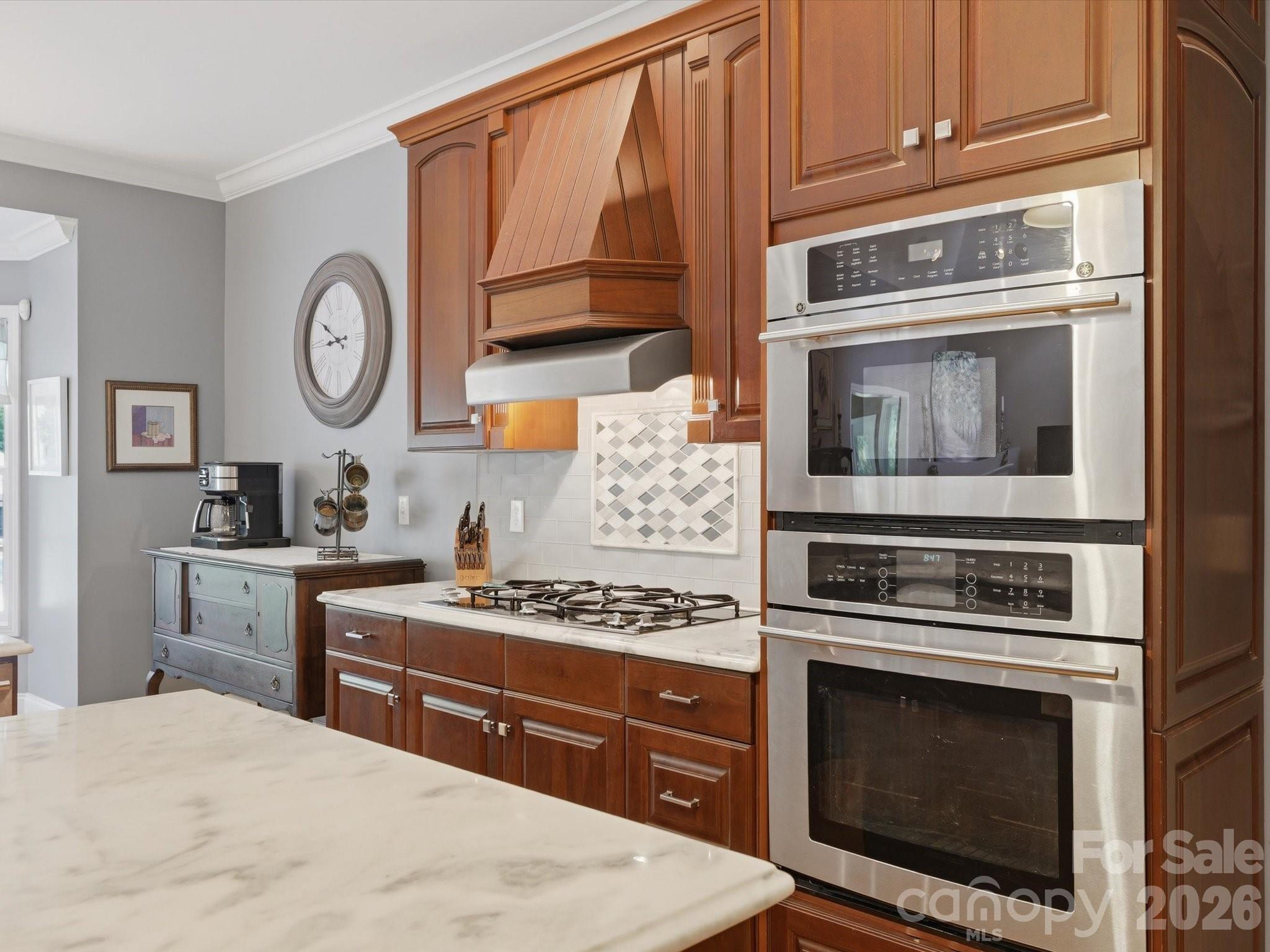 3009 Mason Court — Clover
