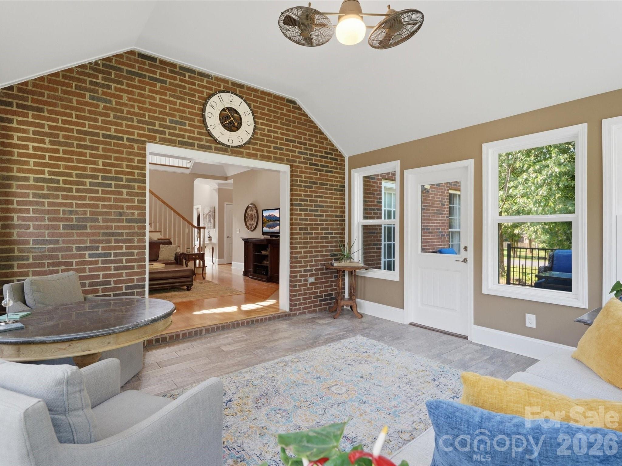 3009 Mason Court — Clover