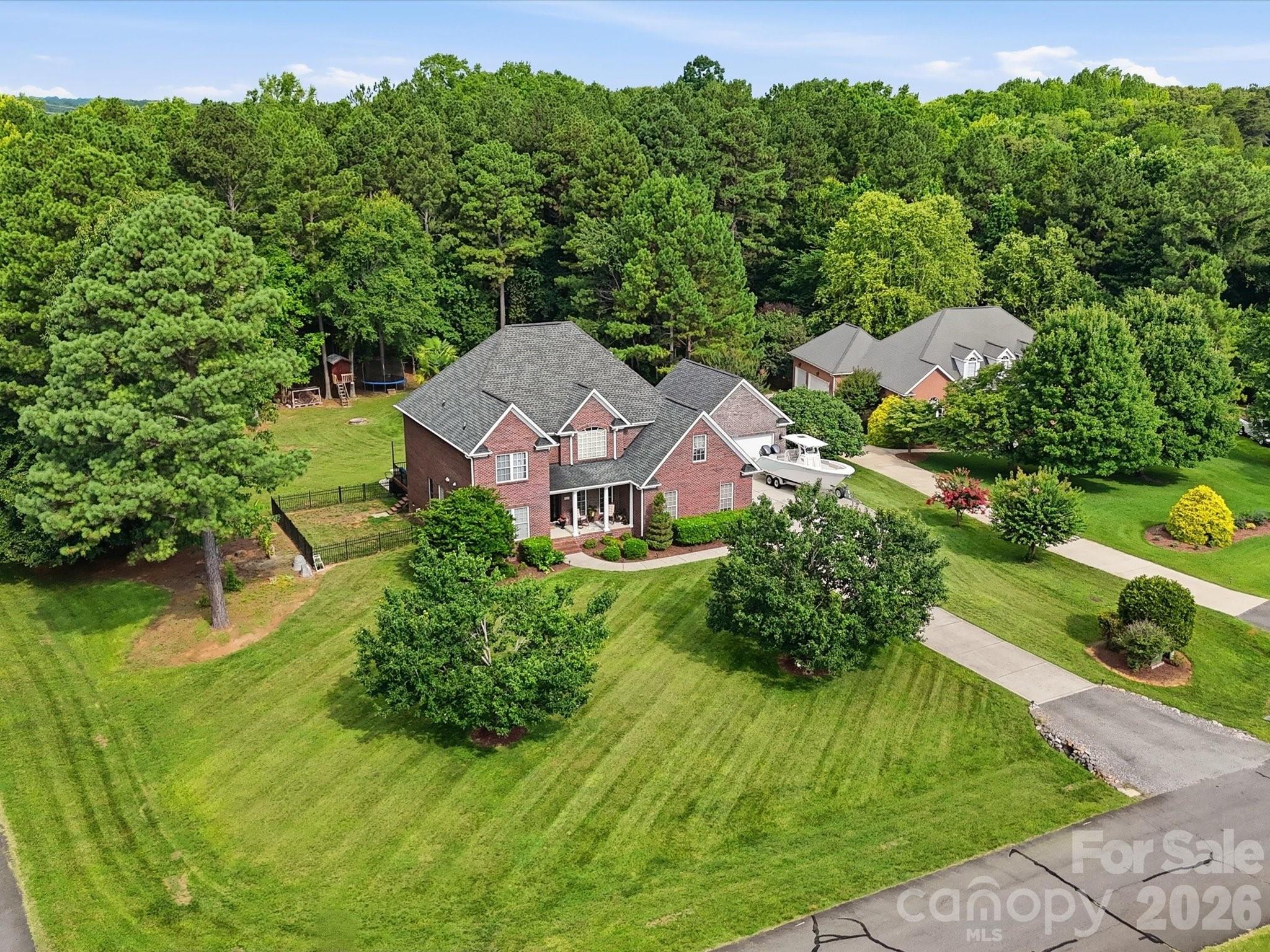 3009 Mason Court — Clover