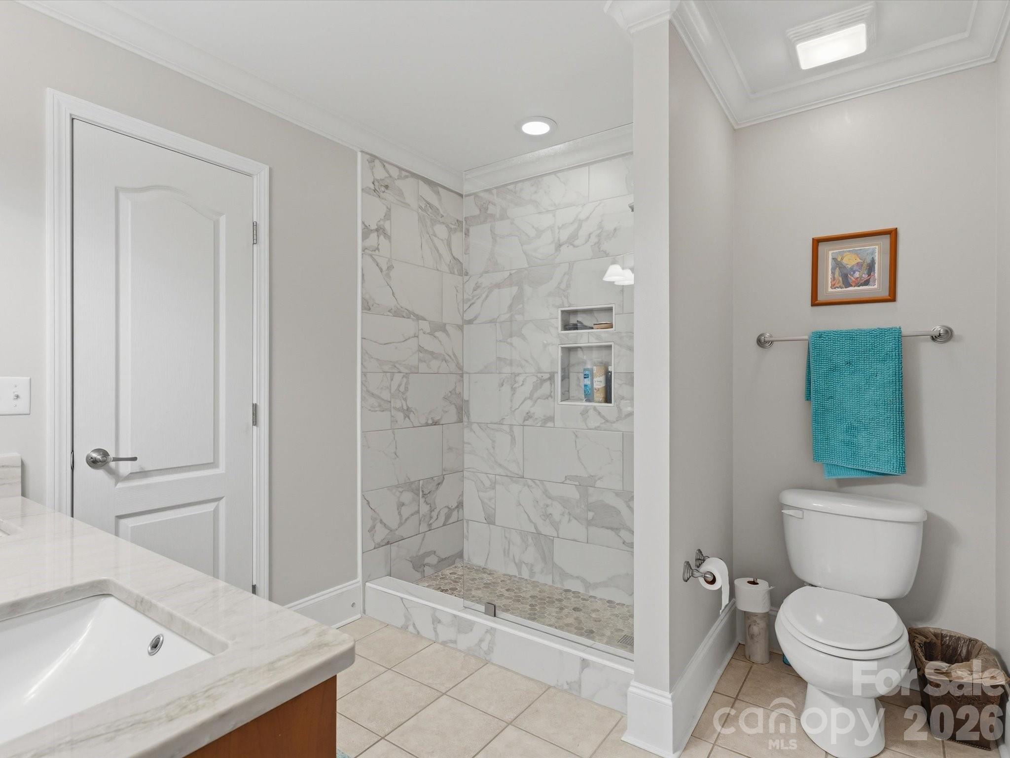 3009 Mason Court — Clover