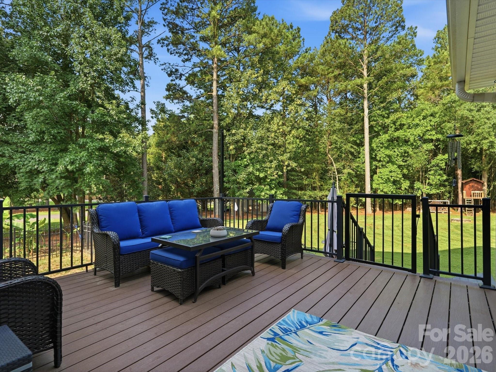 3009 Mason Court — Clover