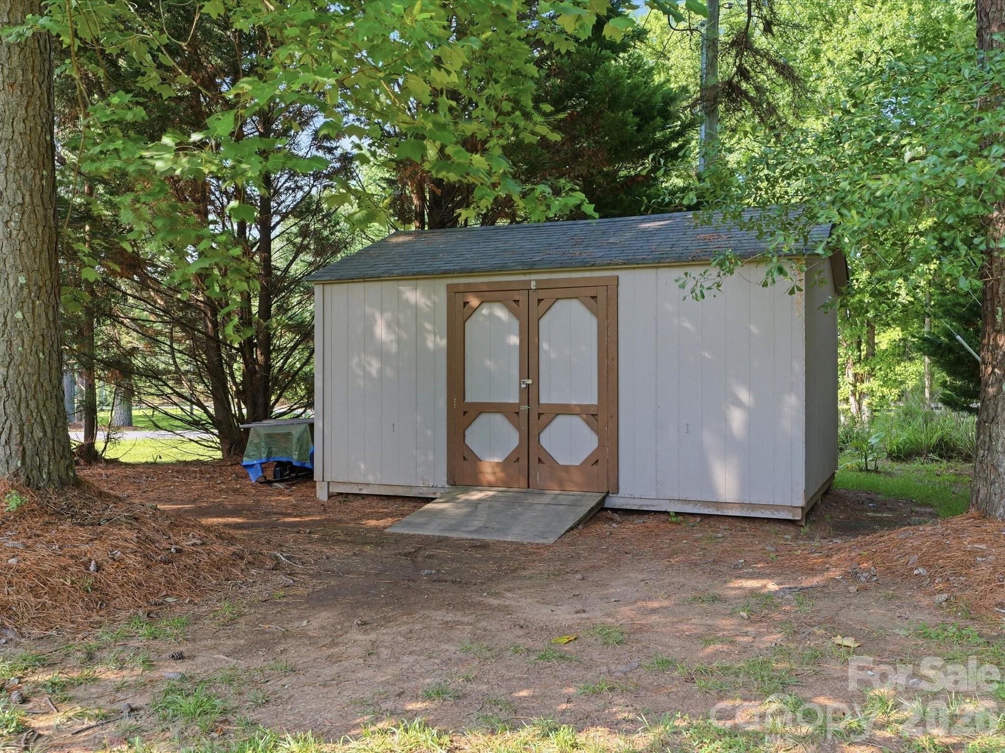 3009 Mason Court — Clover