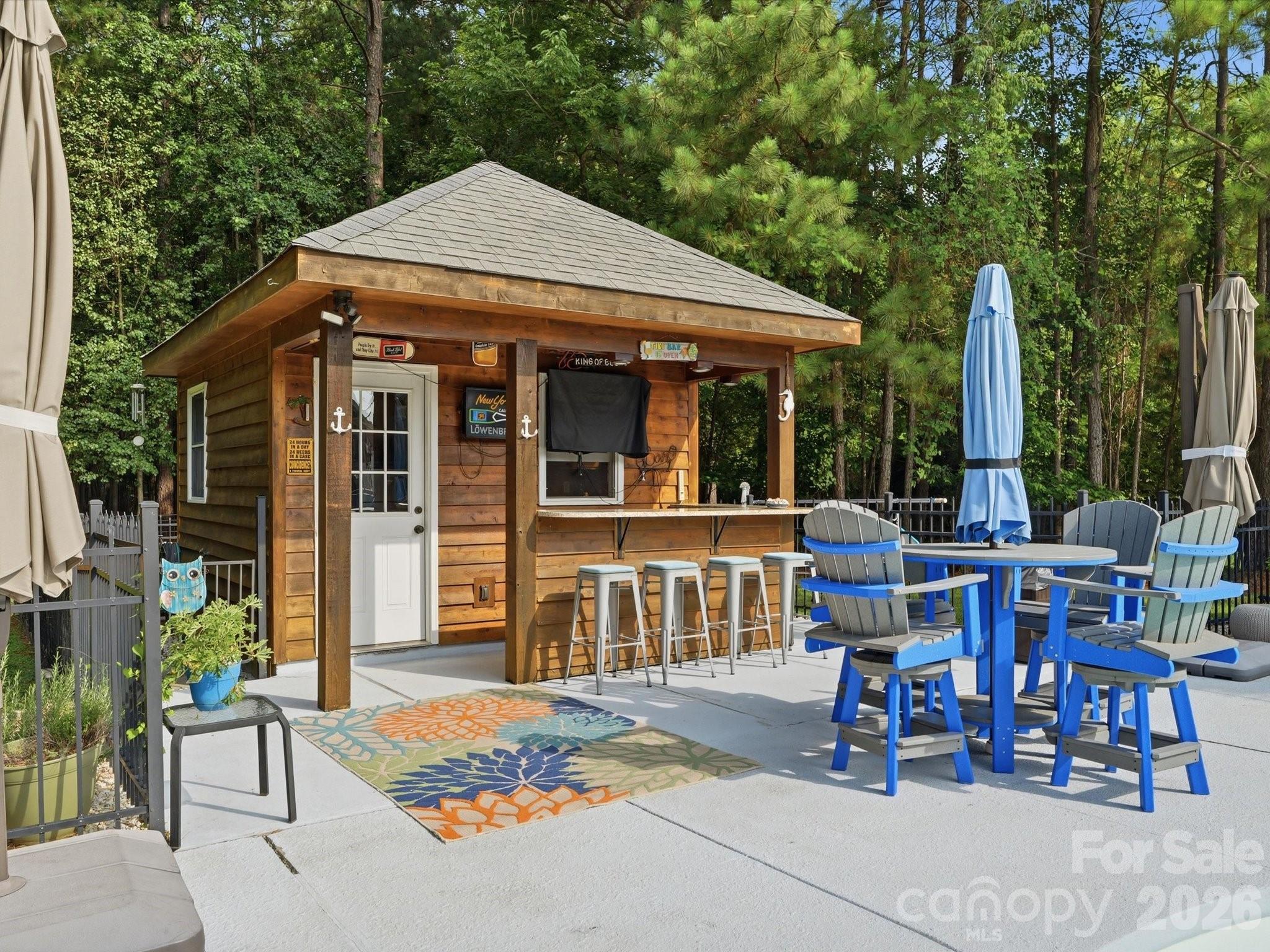 3009 Mason Court — Clover