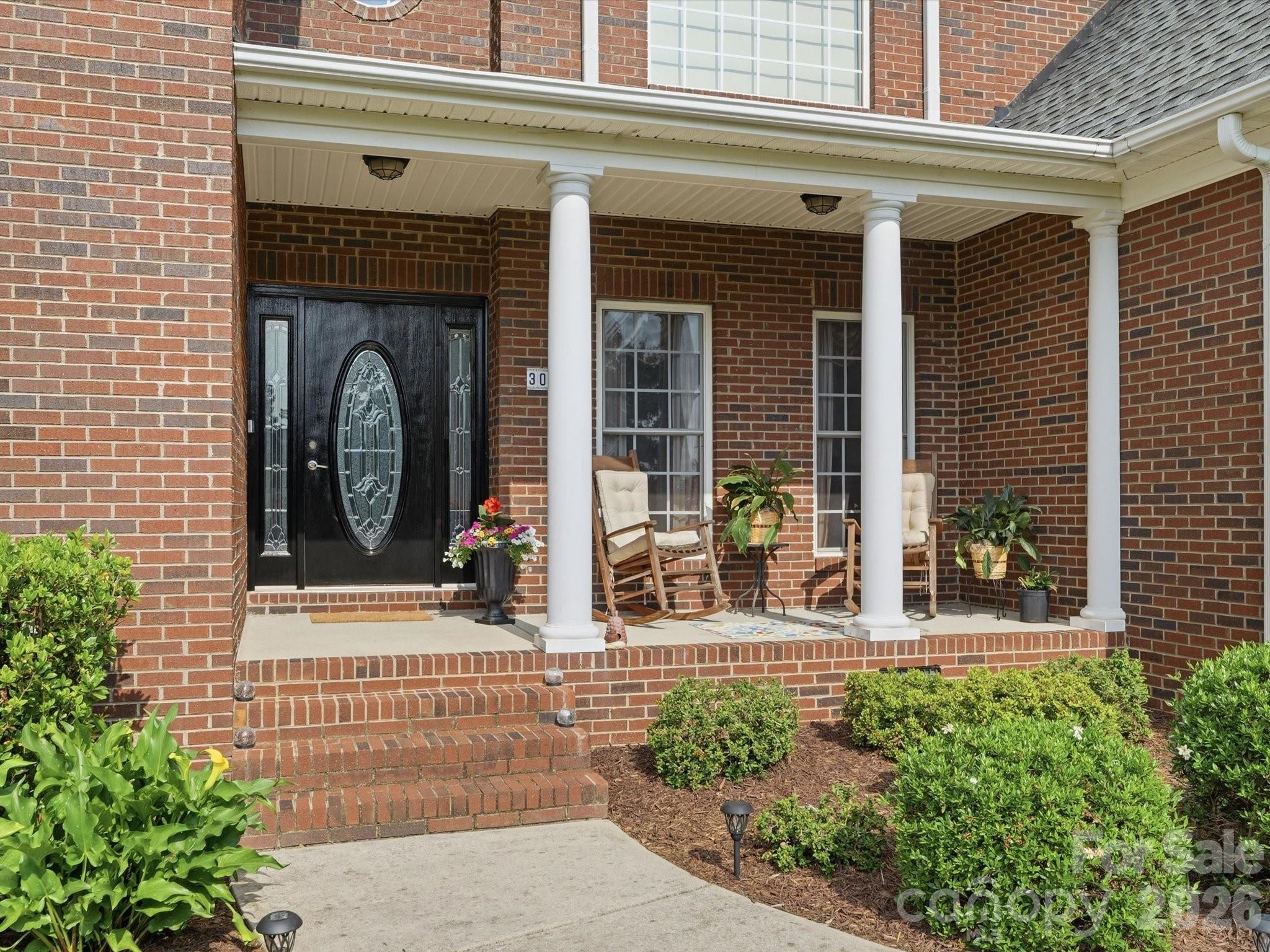 3009 Mason Court — Clover