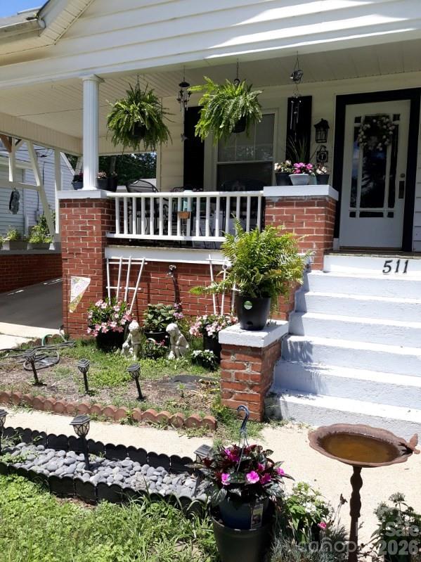 511 Lower Creek Drive NE — Lenoir