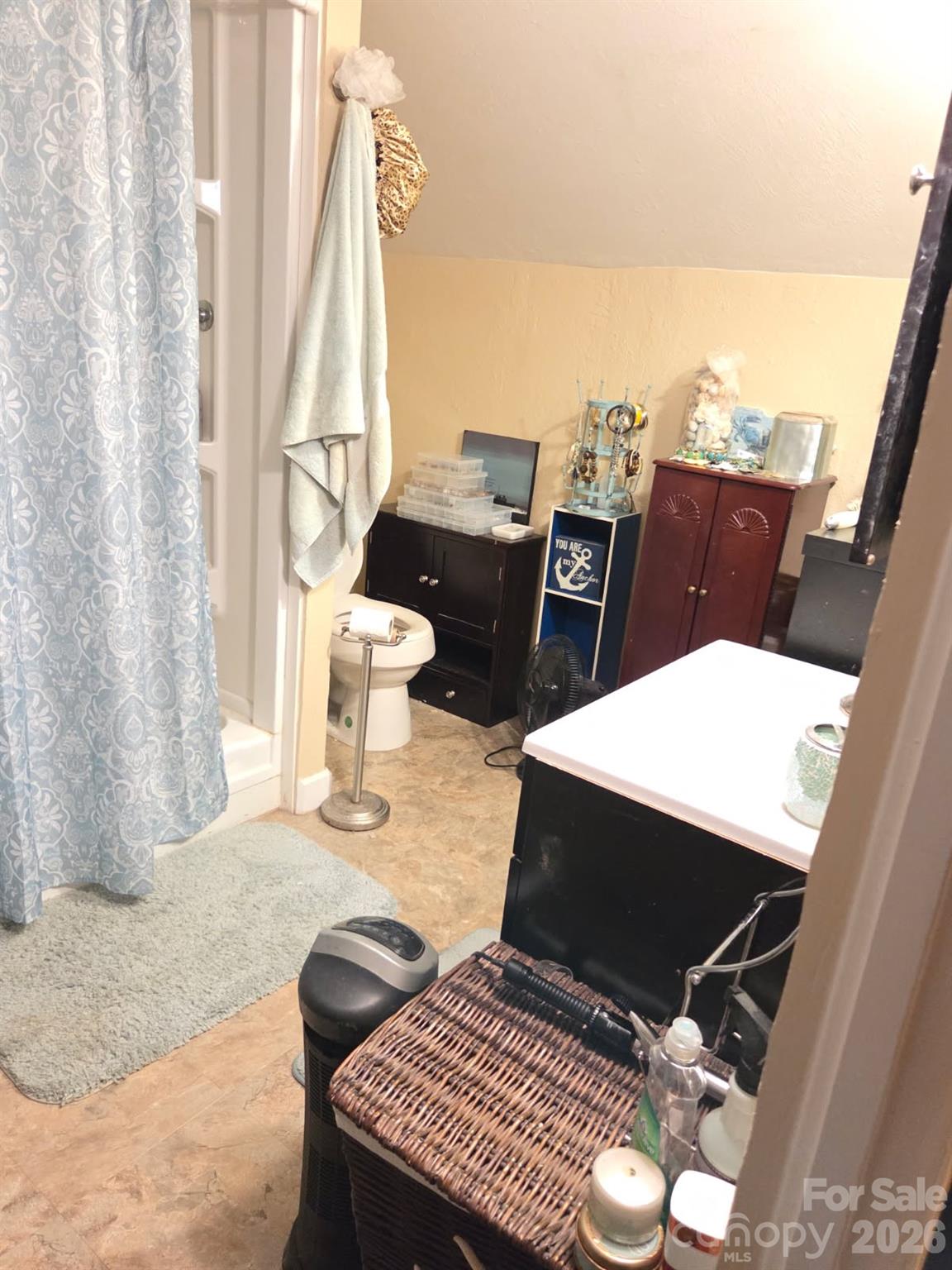 511 Lower Creek Drive NE — Lenoir
