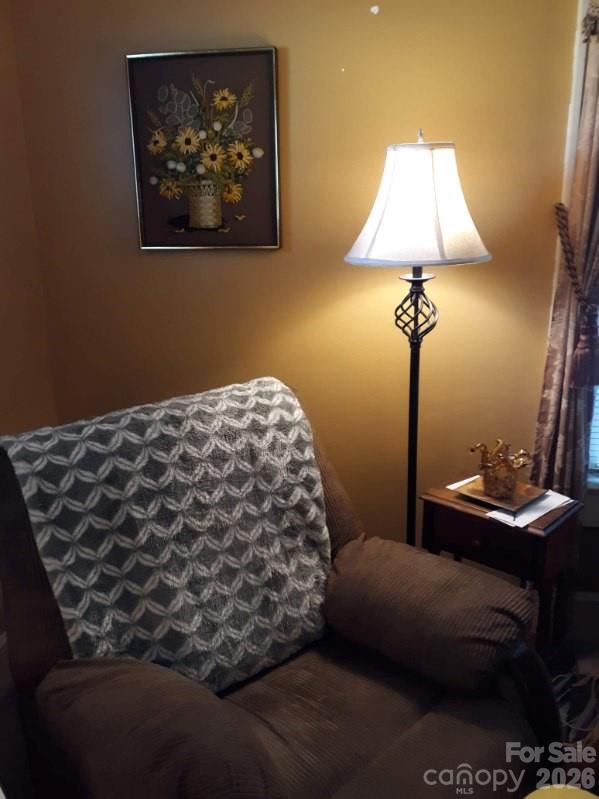 511 Lower Creek Drive NE — Lenoir
