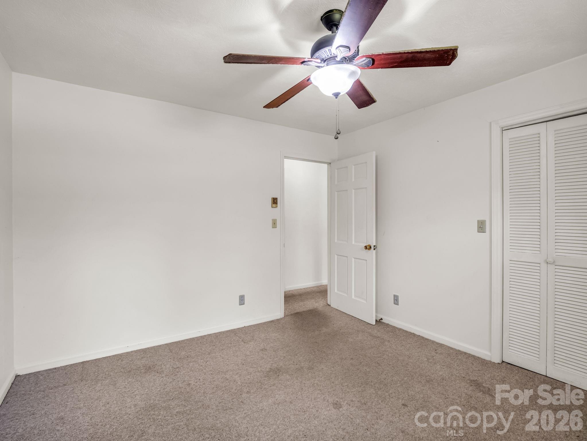 926 Toxaway Court — Hendersonville
