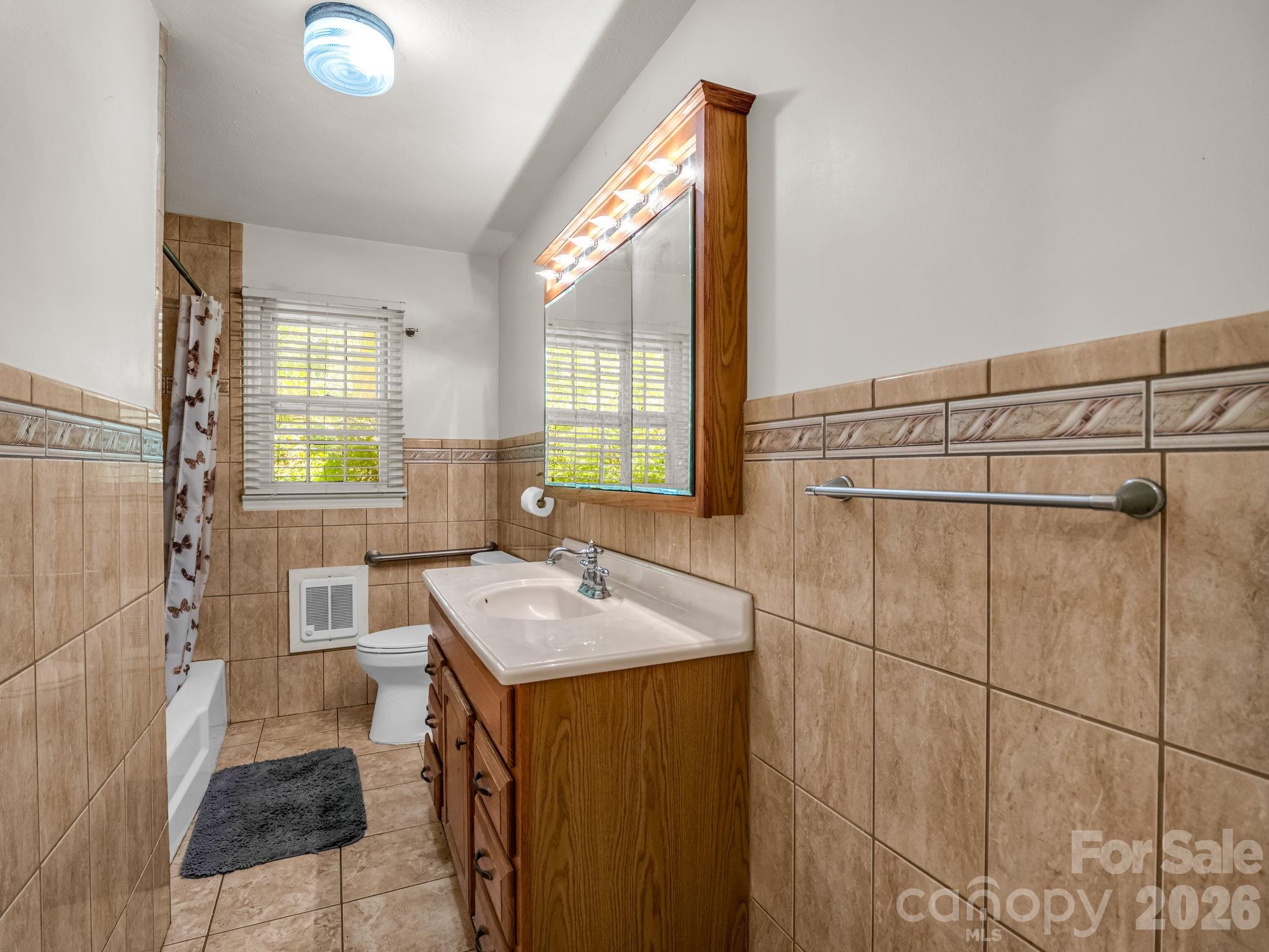 926 Toxaway Court — Hendersonville