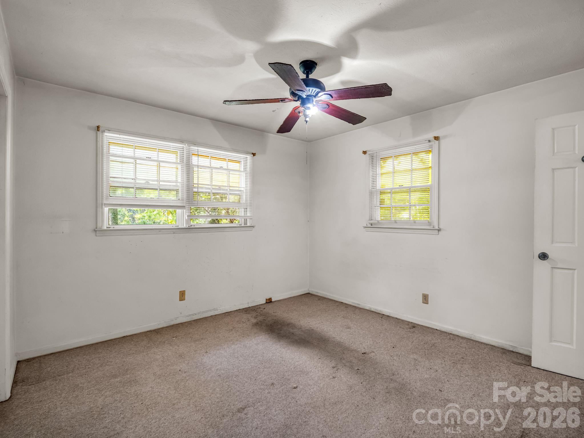 926 Toxaway Court — Hendersonville