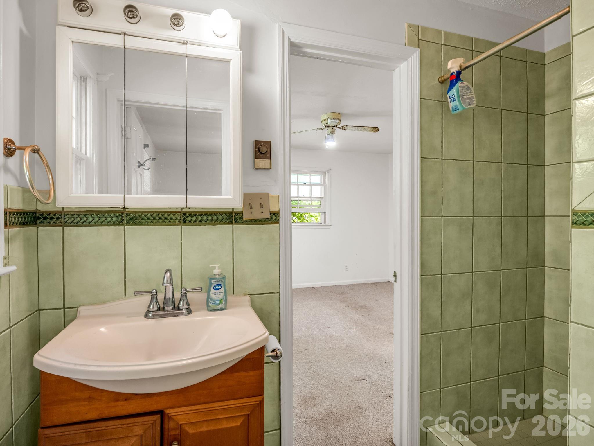 926 Toxaway Court — Hendersonville