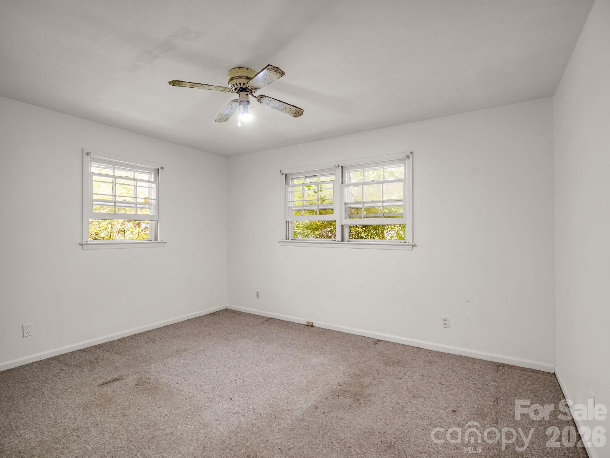 926 Toxaway Court — Hendersonville