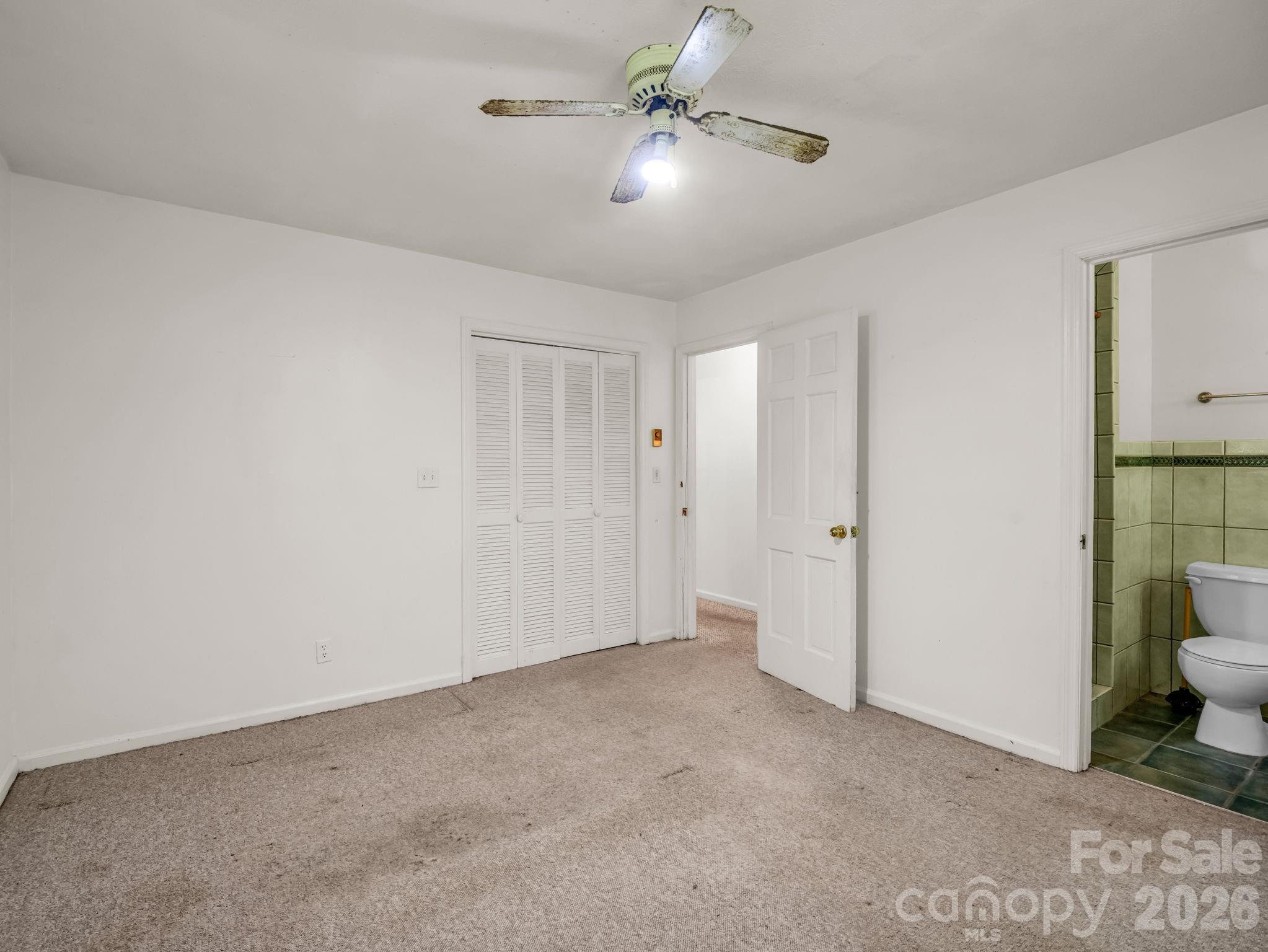 926 Toxaway Court — Hendersonville