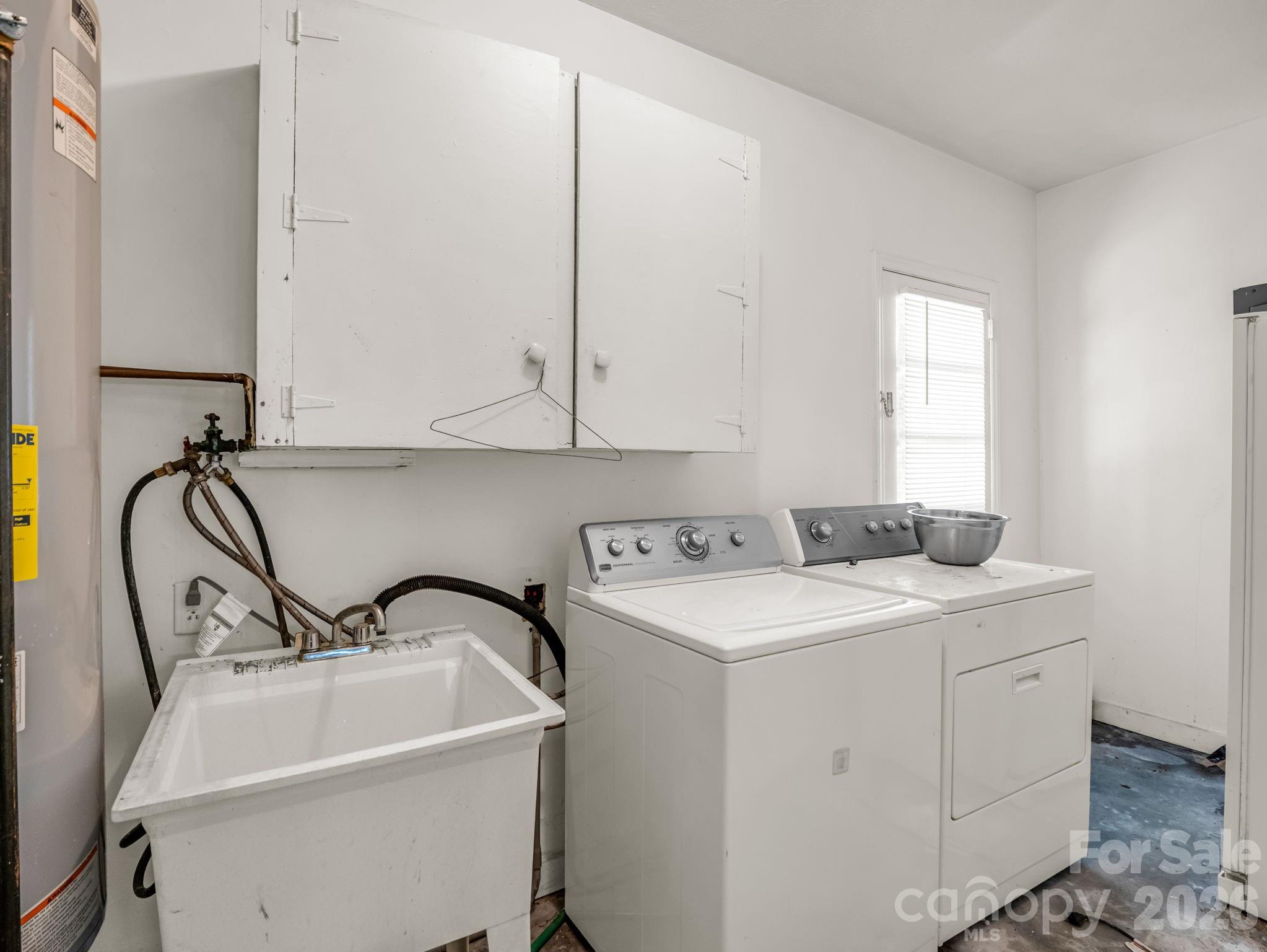 926 Toxaway Court — Hendersonville
