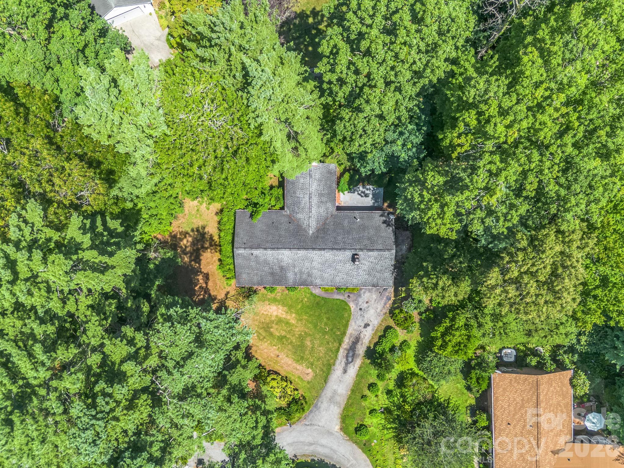 926 Toxaway Court — Hendersonville