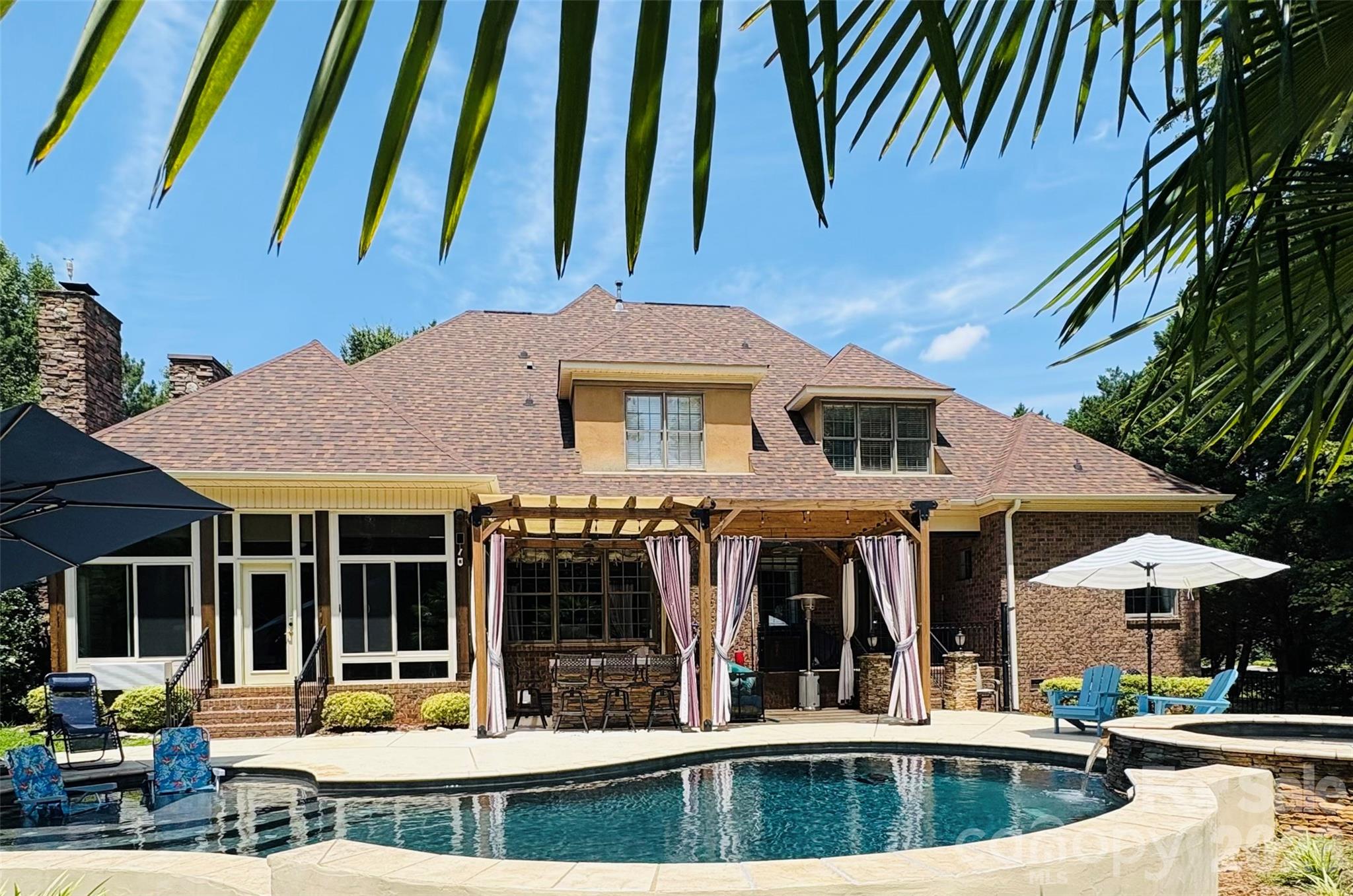 215 Blue River Road — Lake Wylie