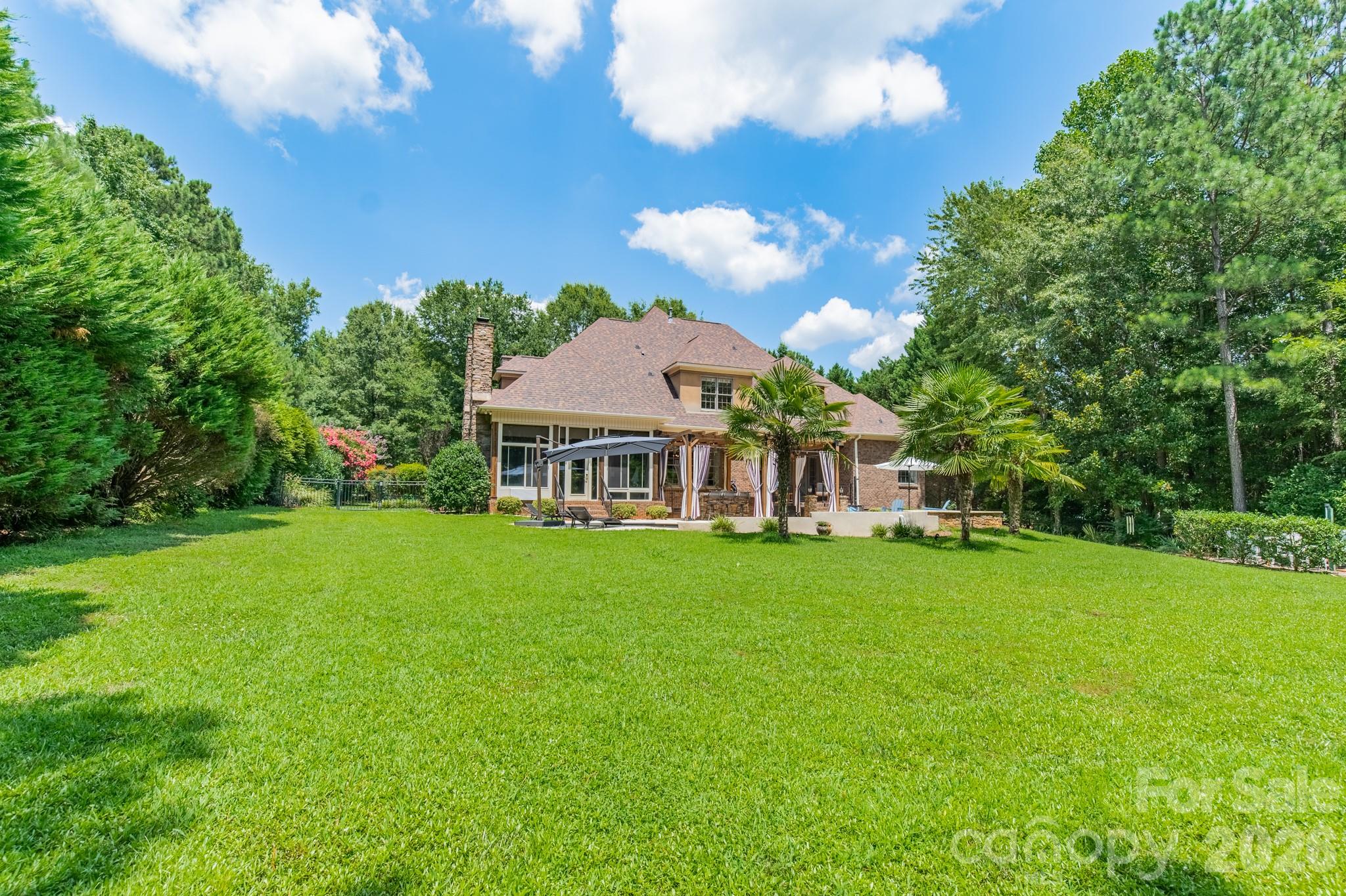 215 Blue River Road — Lake Wylie