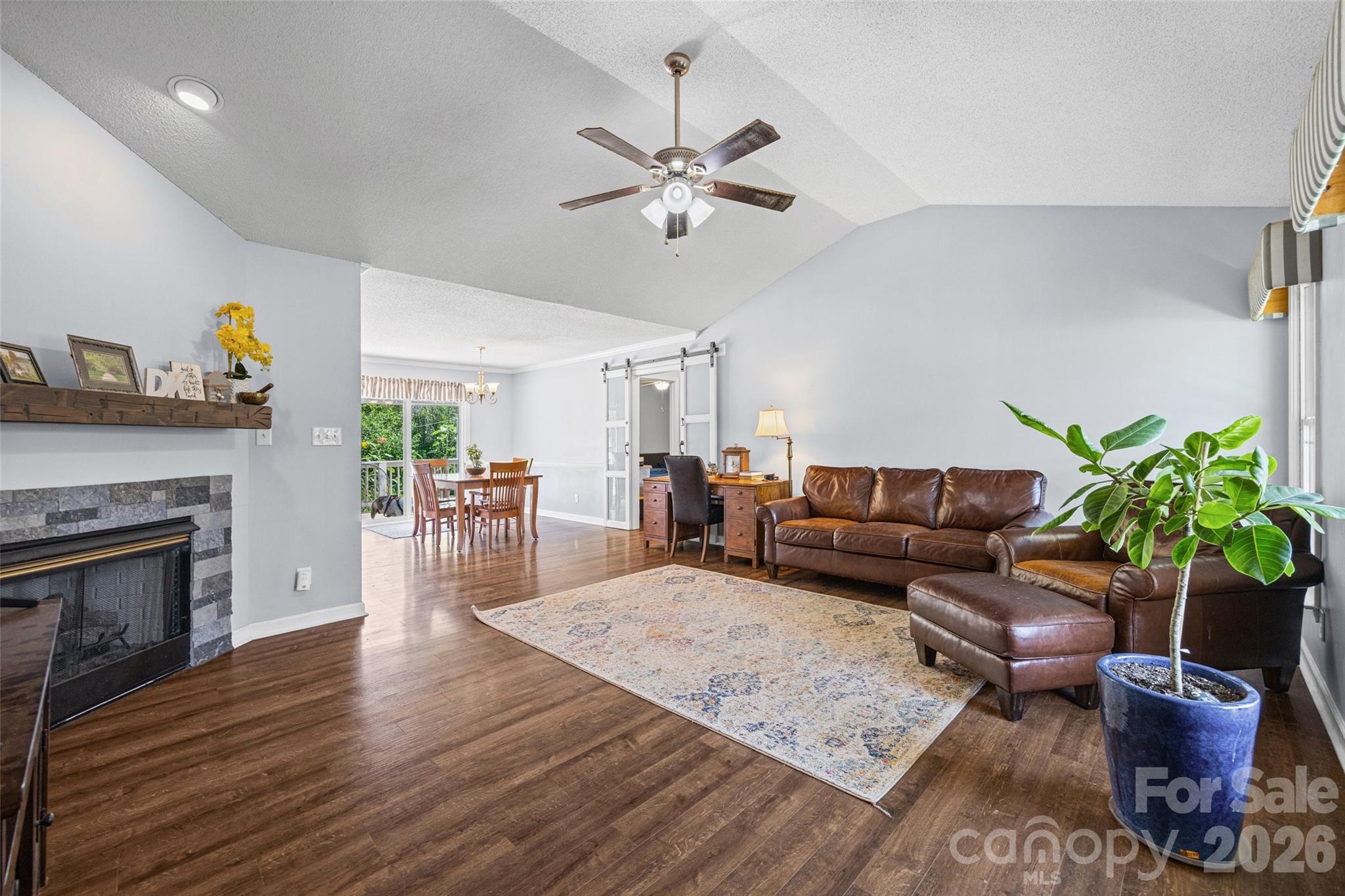 5240 Spring Glen — York