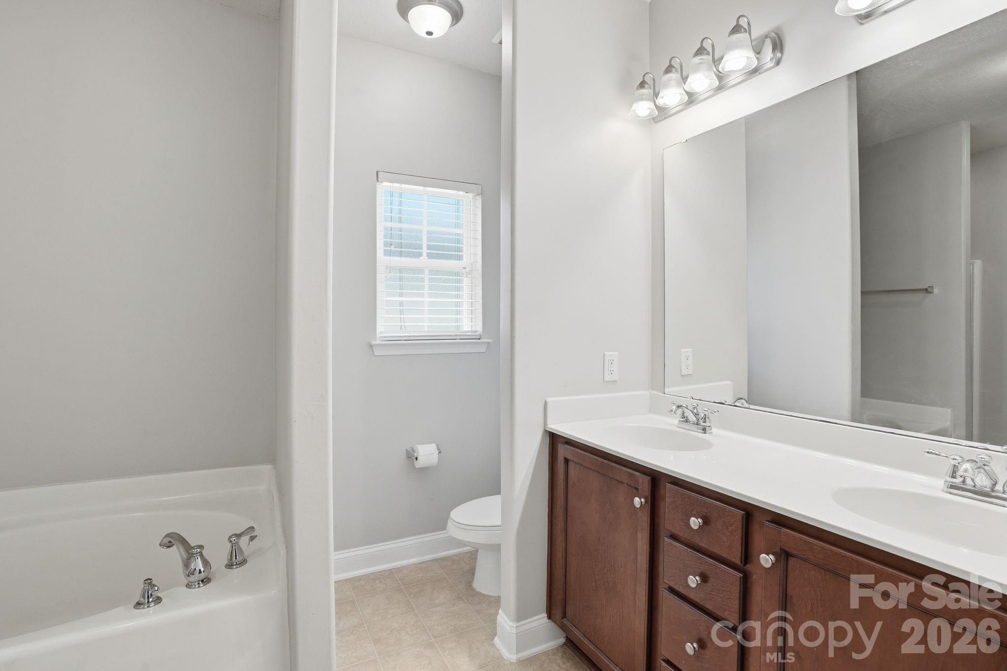 2509 Glyncastle Way — Gastonia