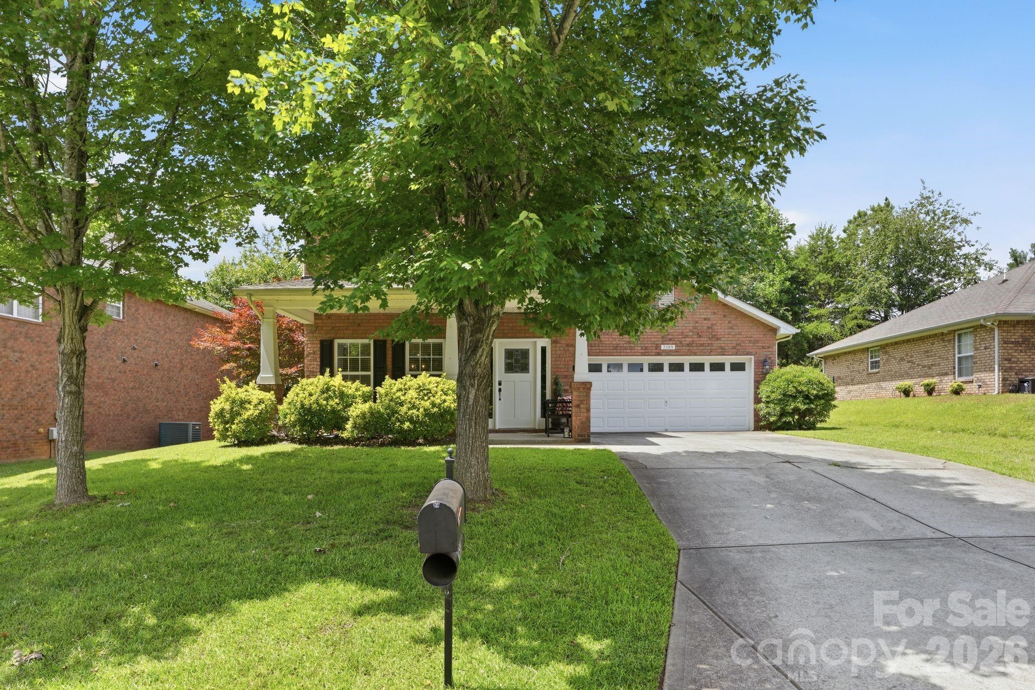 2509 Glyncastle Way — Gastonia
