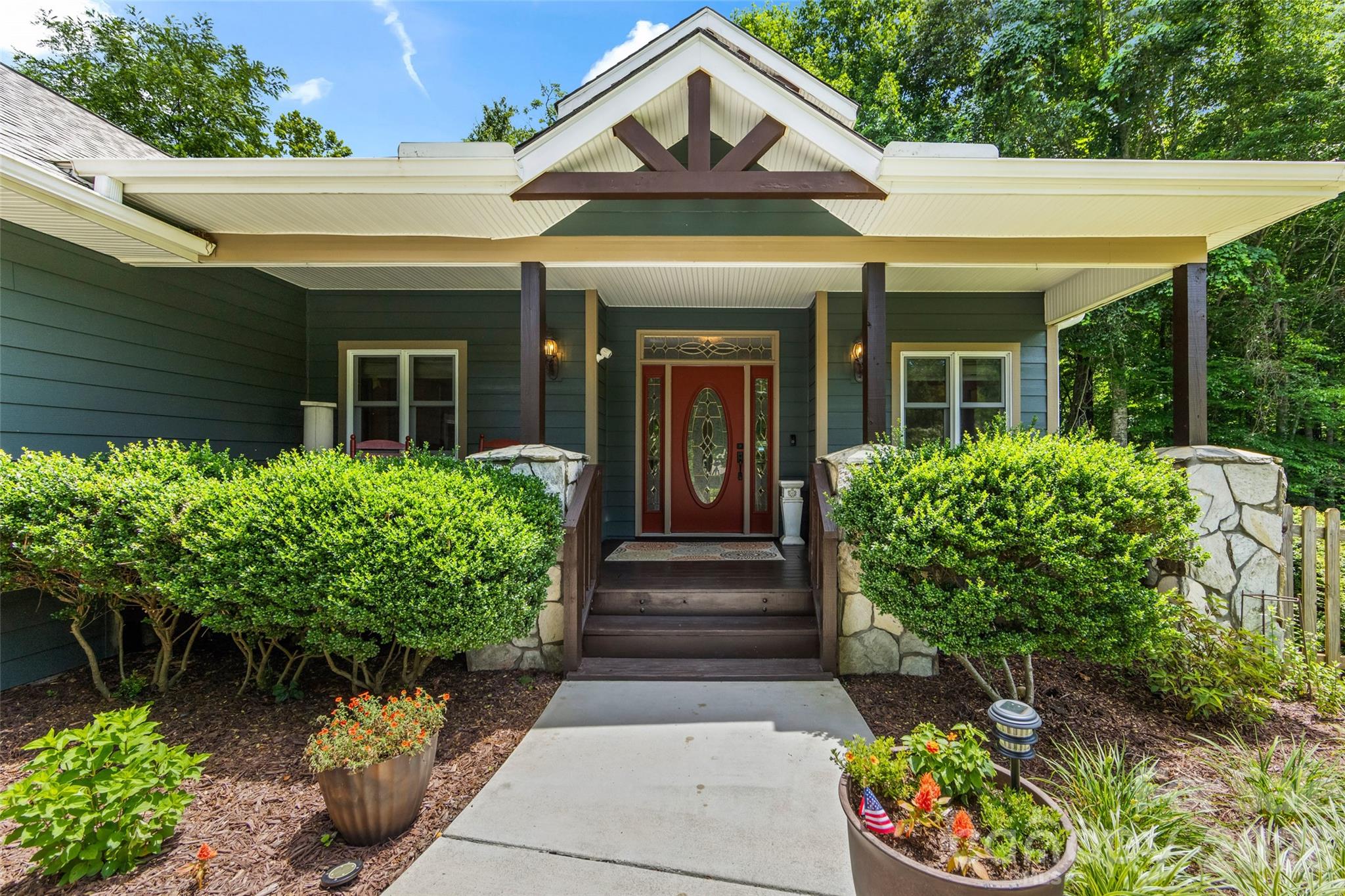 435 Stepping Stone Lane — Waynesville