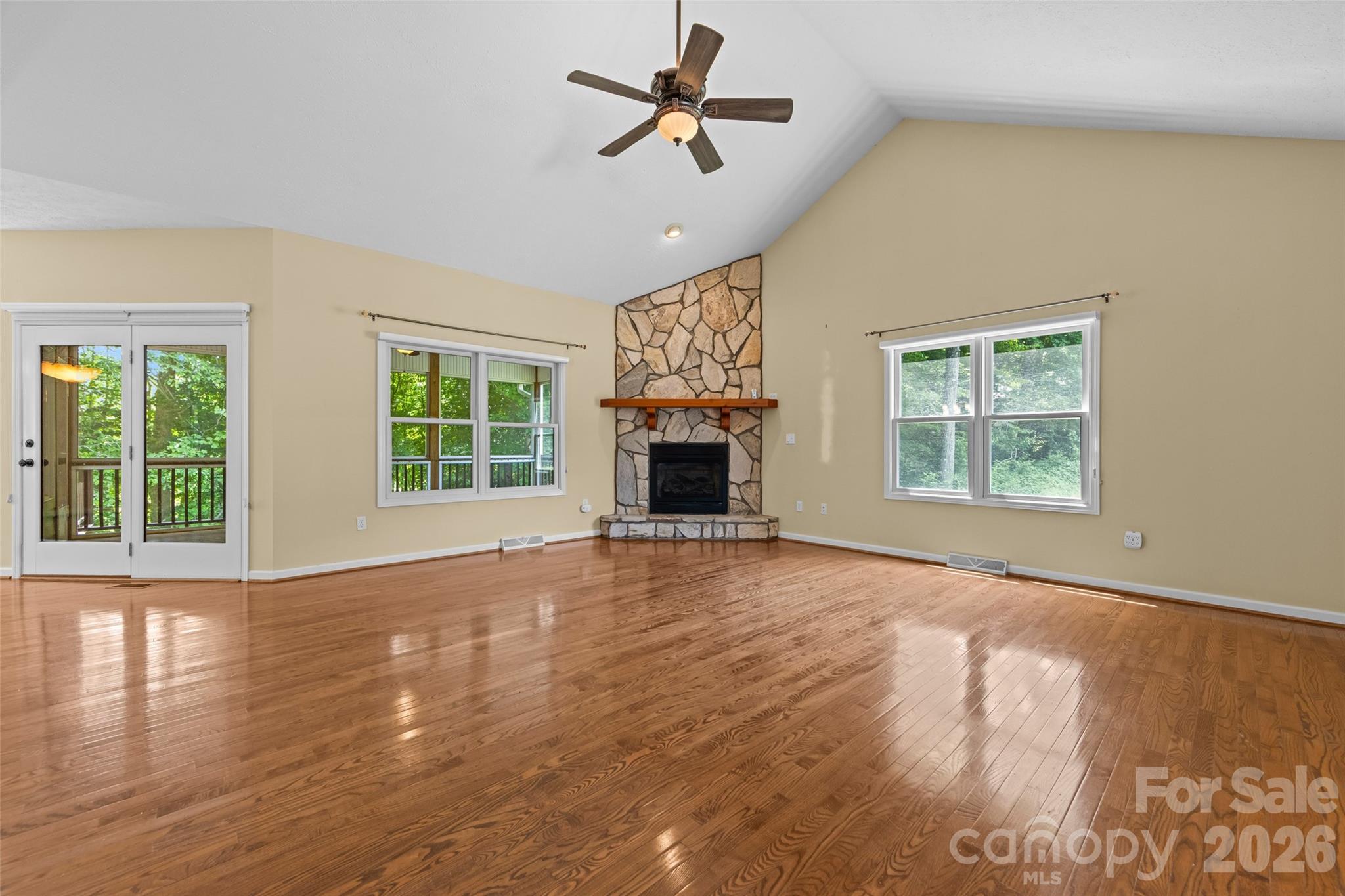 435 Stepping Stone Lane — Waynesville