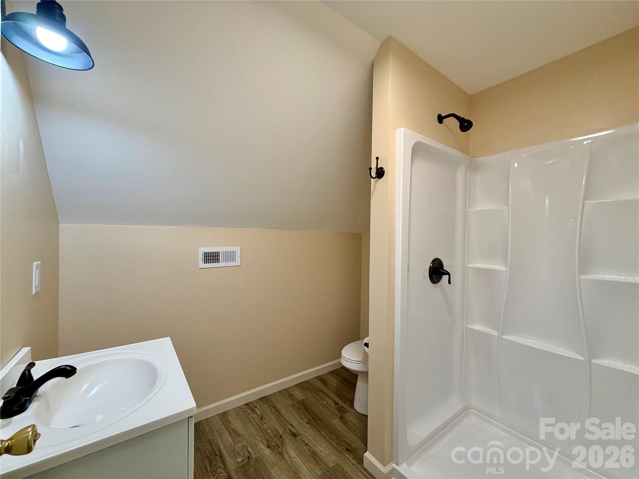 1027 Tabor Road — Olin