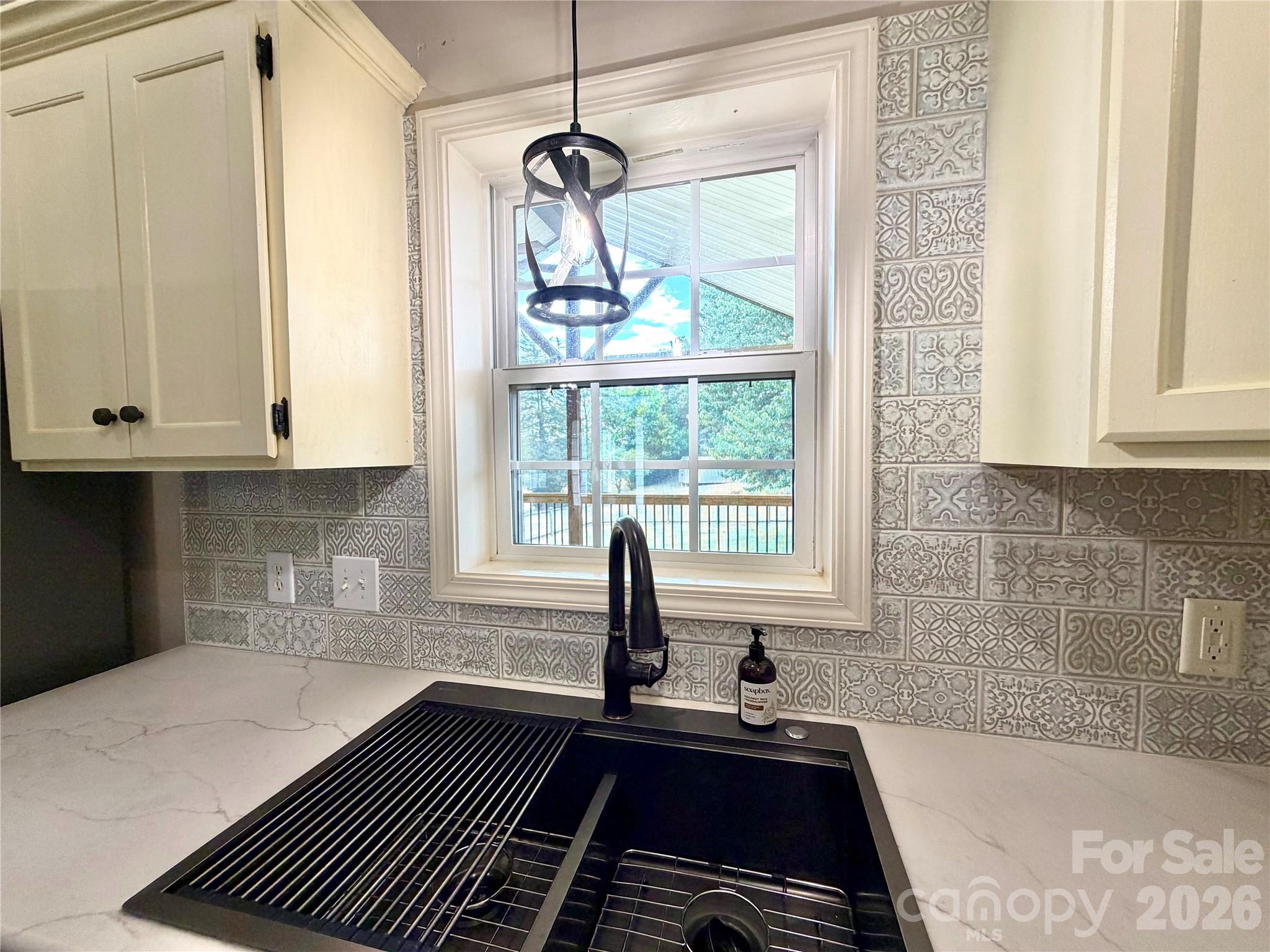 1027 Tabor Road — Olin