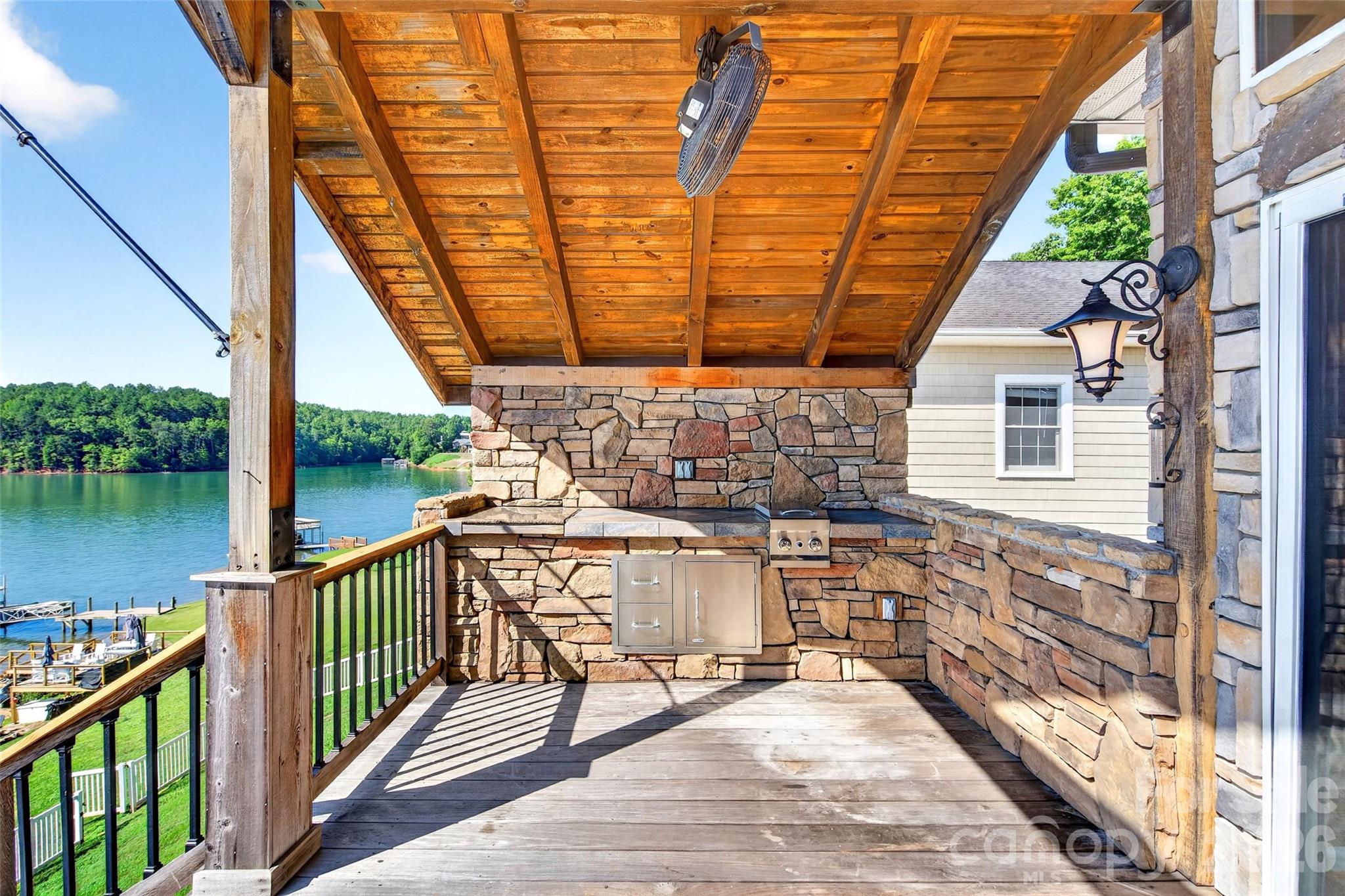 831 Lake Club Drive — Nebo