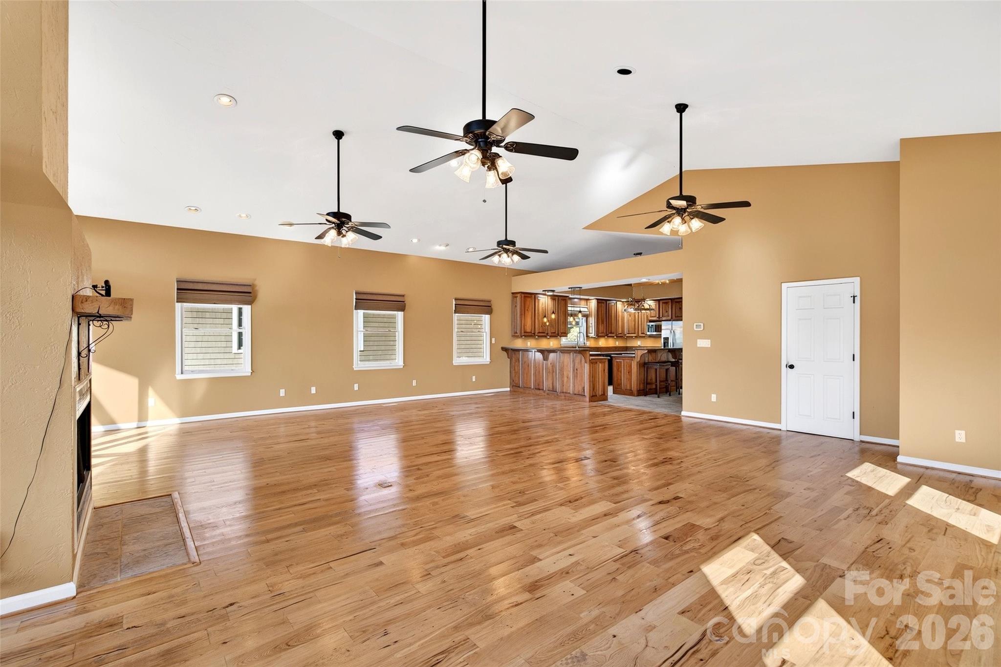 831 Lake Club Drive — Nebo