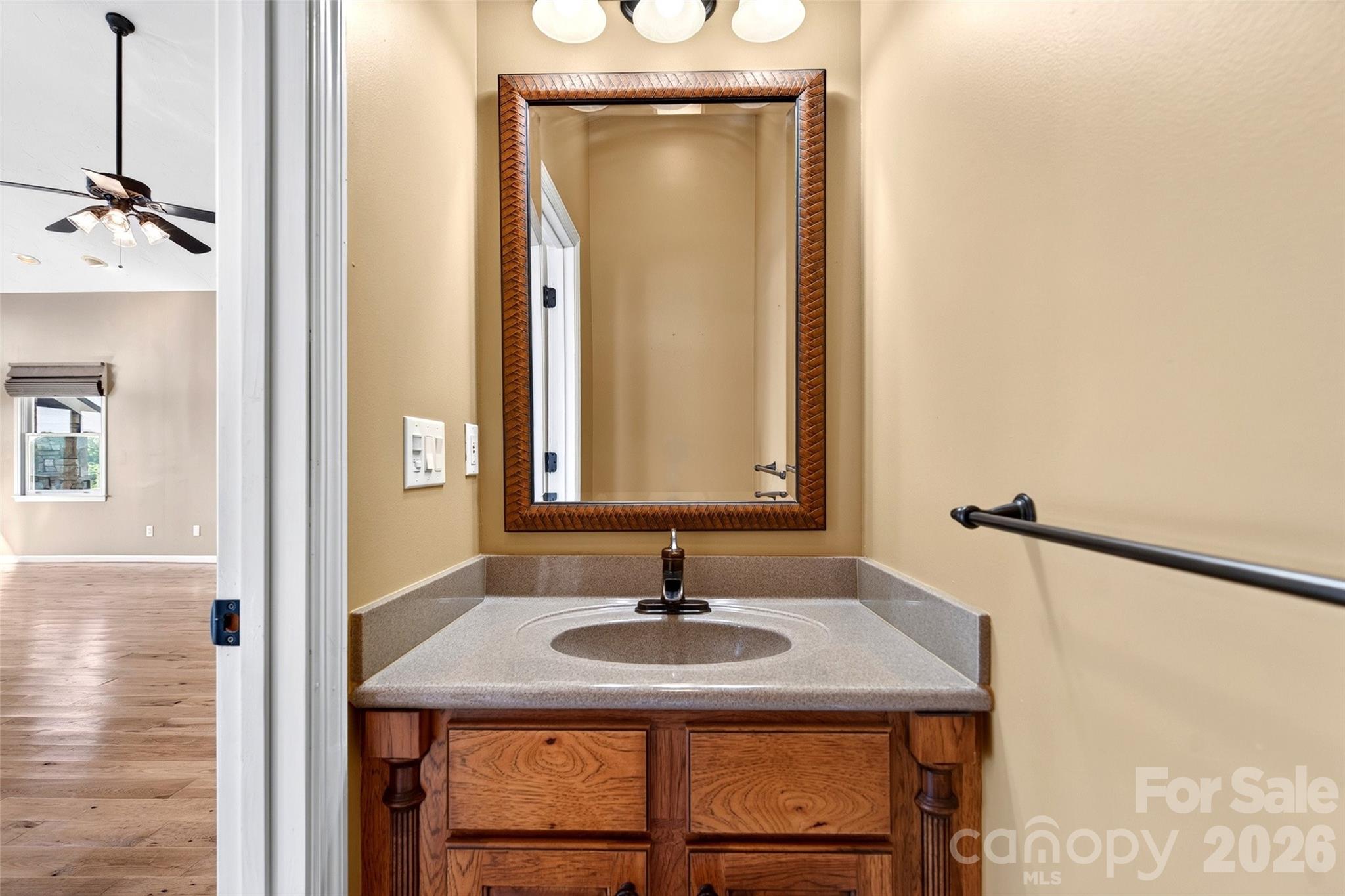831 Lake Club Drive — Nebo
