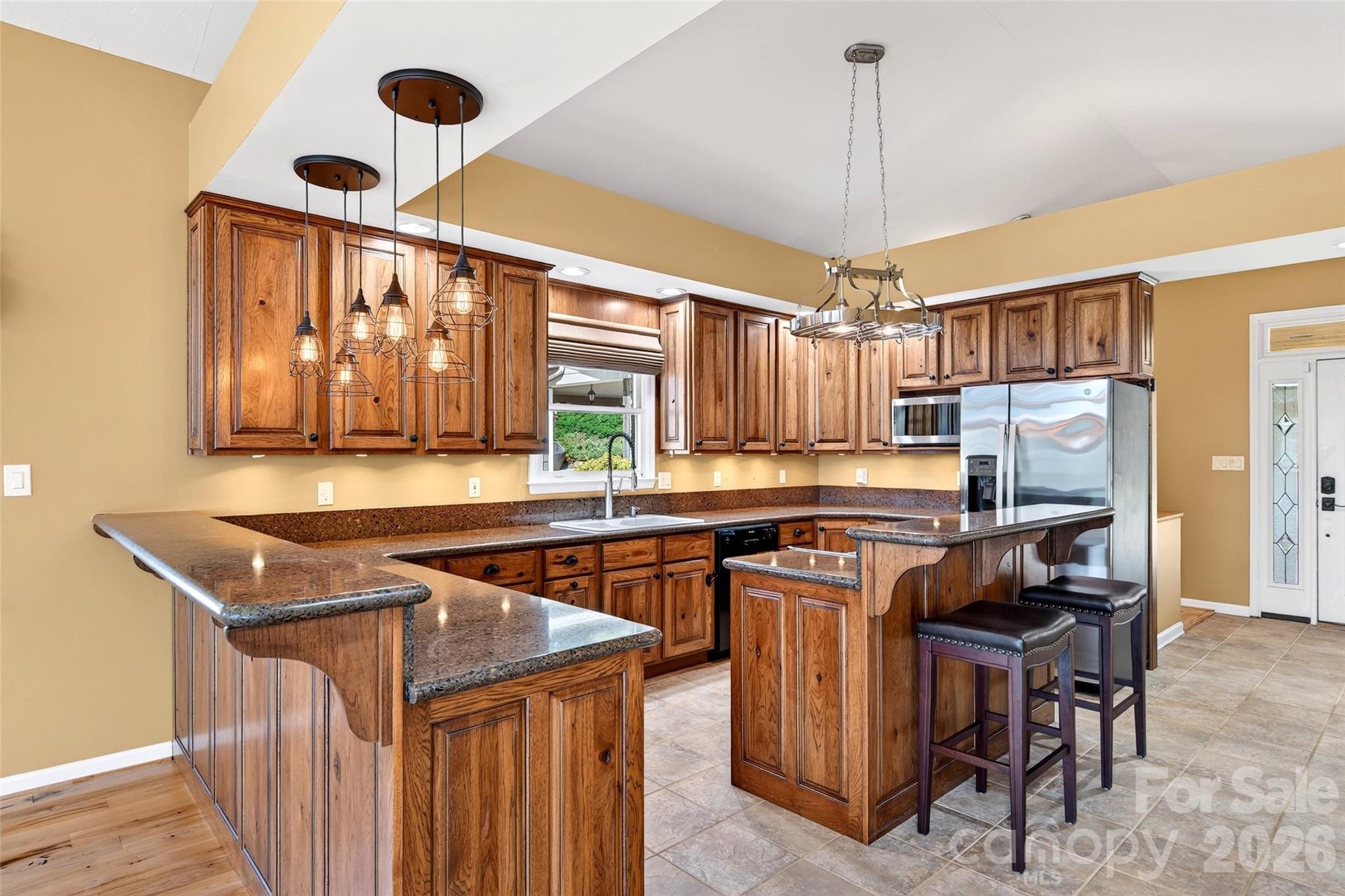831 Lake Club Drive — Nebo