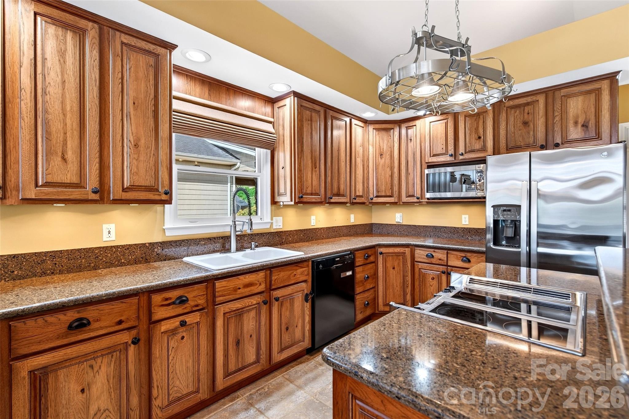 831 Lake Club Drive — Nebo