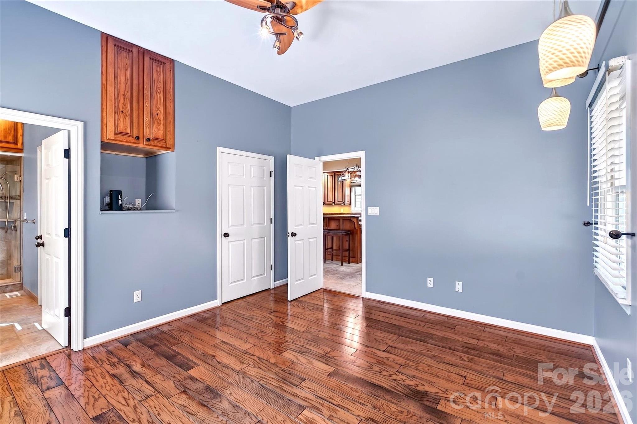 831 Lake Club Drive — Nebo