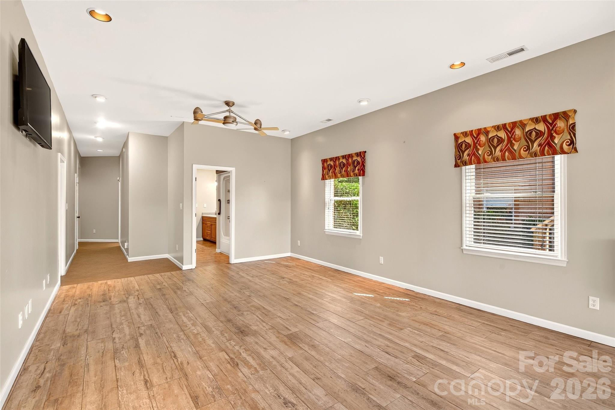 831 Lake Club Drive — Nebo