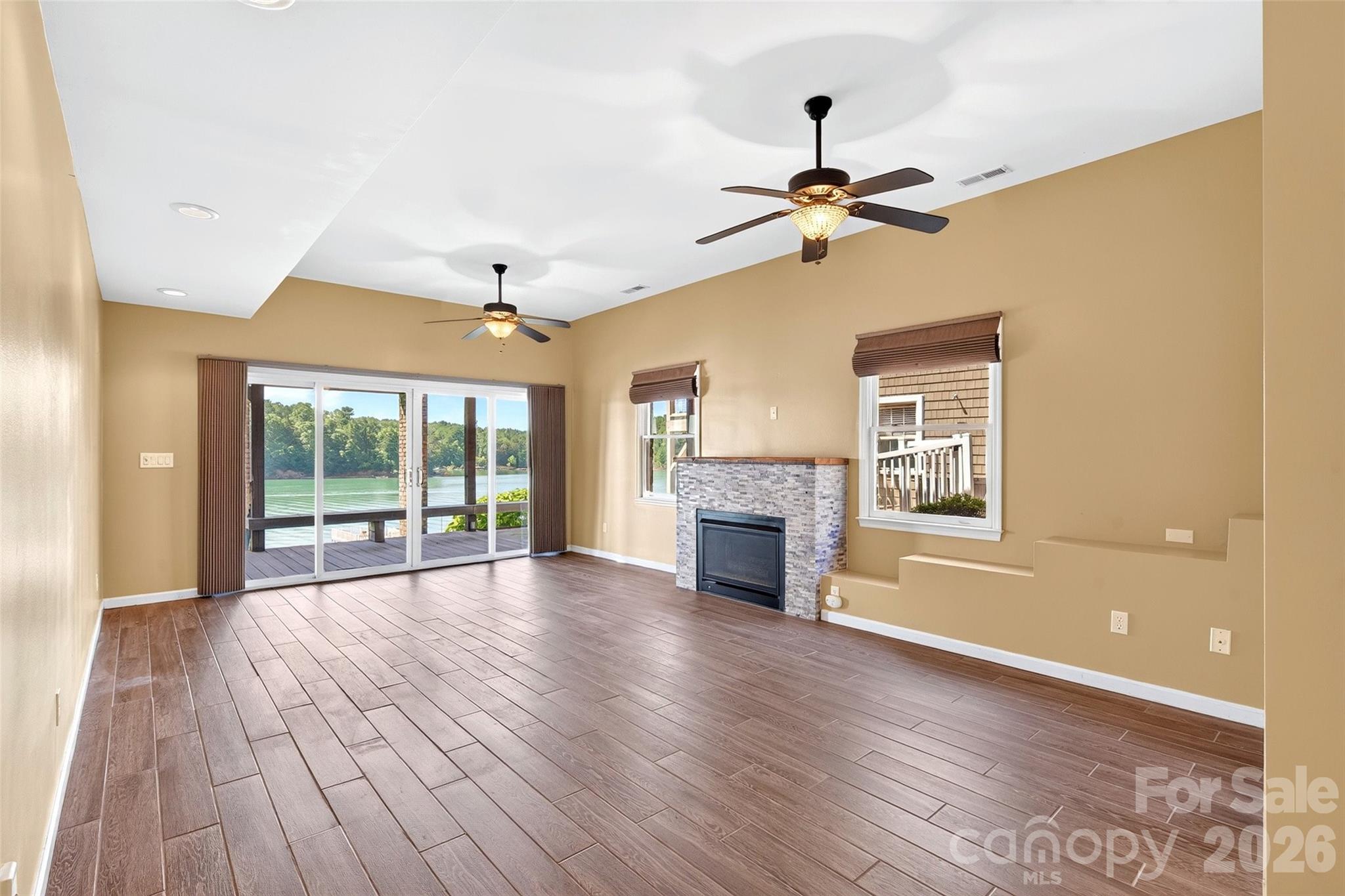 831 Lake Club Drive — Nebo