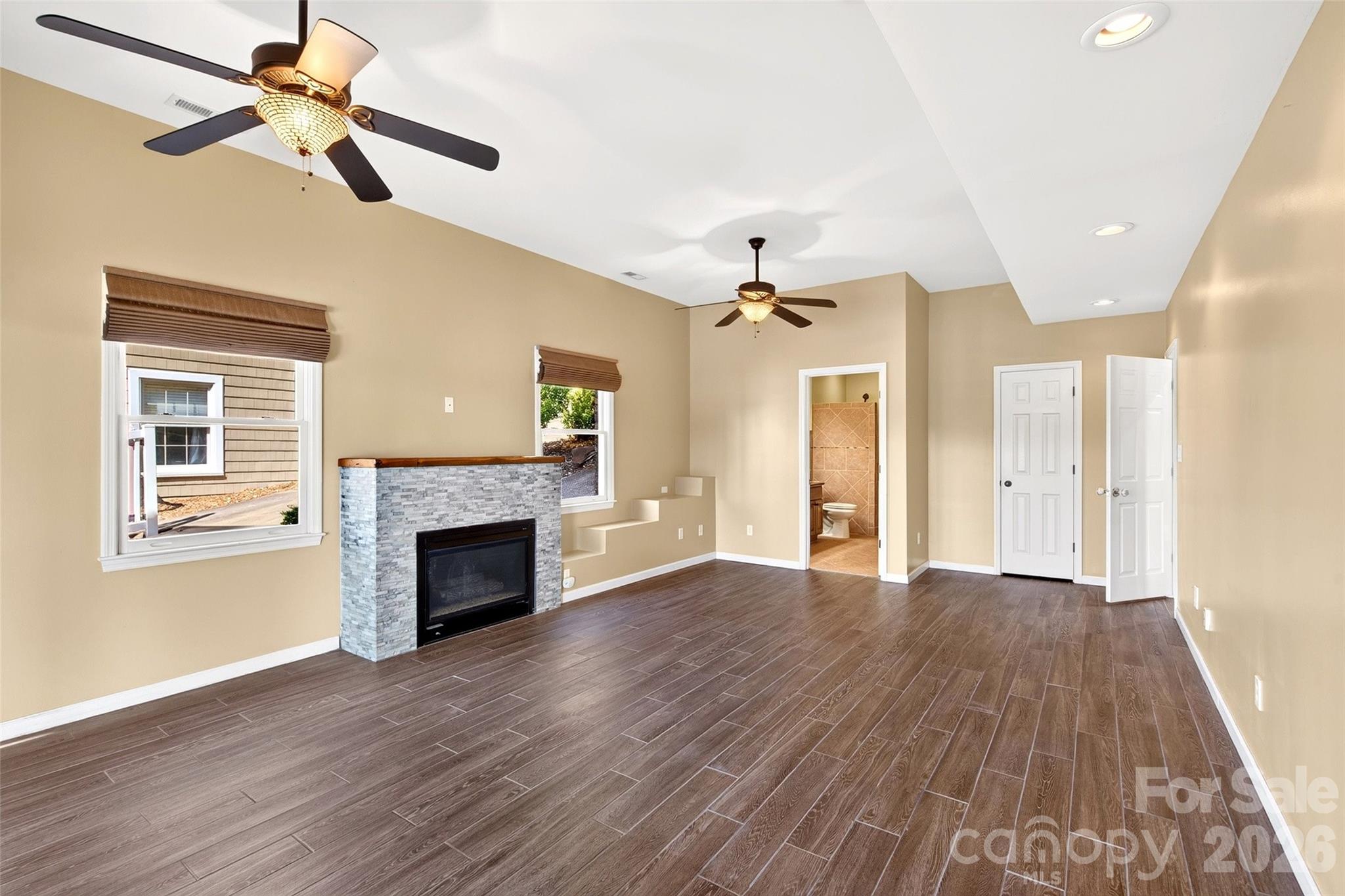 831 Lake Club Drive — Nebo